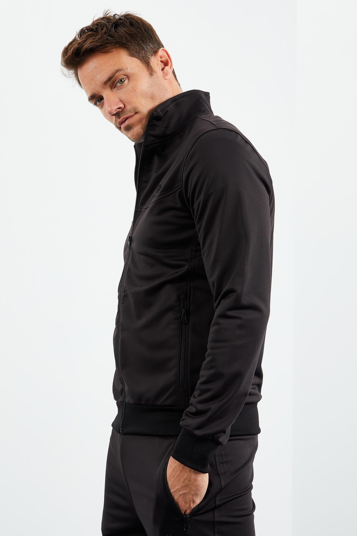 Image of Trening bărbătesc negru cu guler înalt și fermoar, croială standard, model clasic - 85162