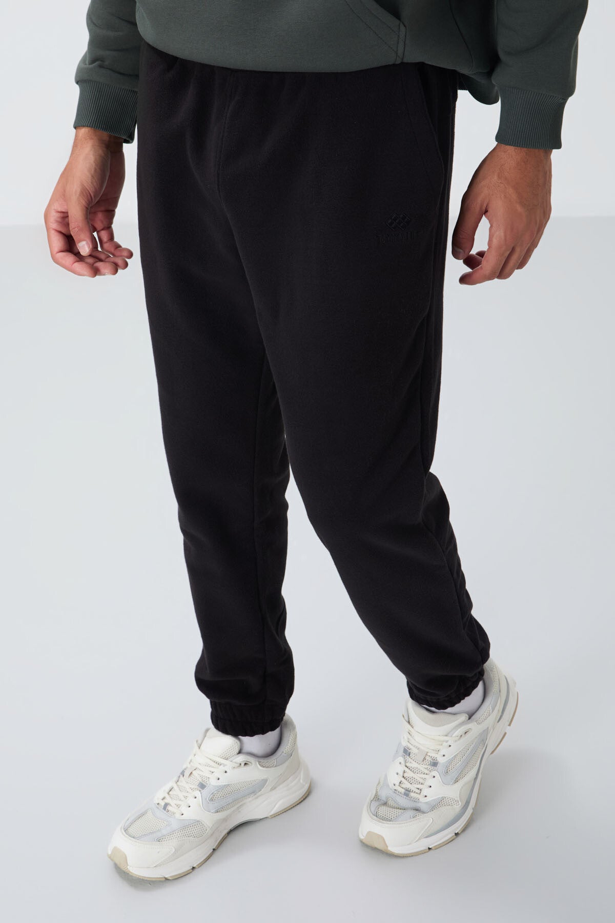 Image of Siyah Gizli Fermuarlı Rahat Form Jogger Polar Erkek Eşofman Alt - 84866