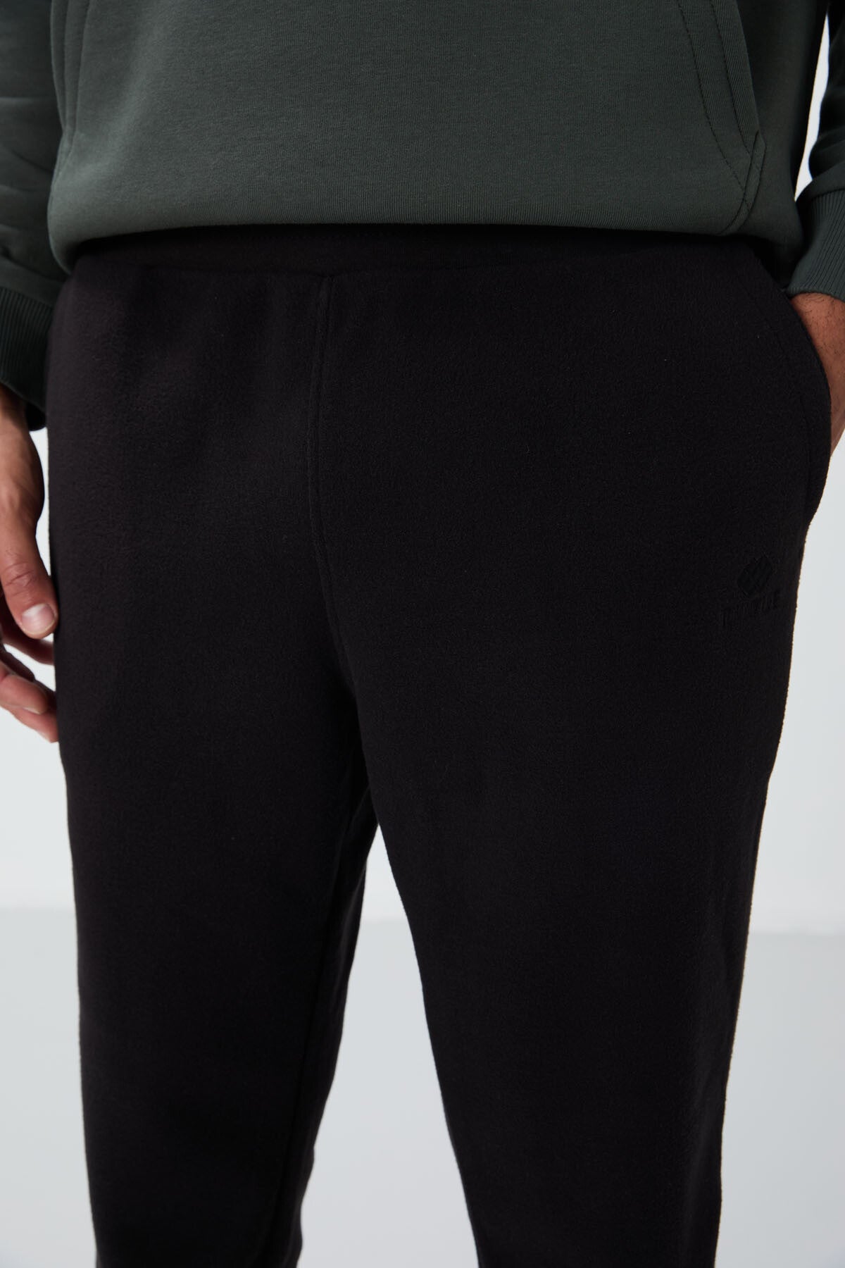 Image of Pantaloni de trening negri, confortabili, din fleece, pentru bărbați, cu fermoar ascuns - 84866