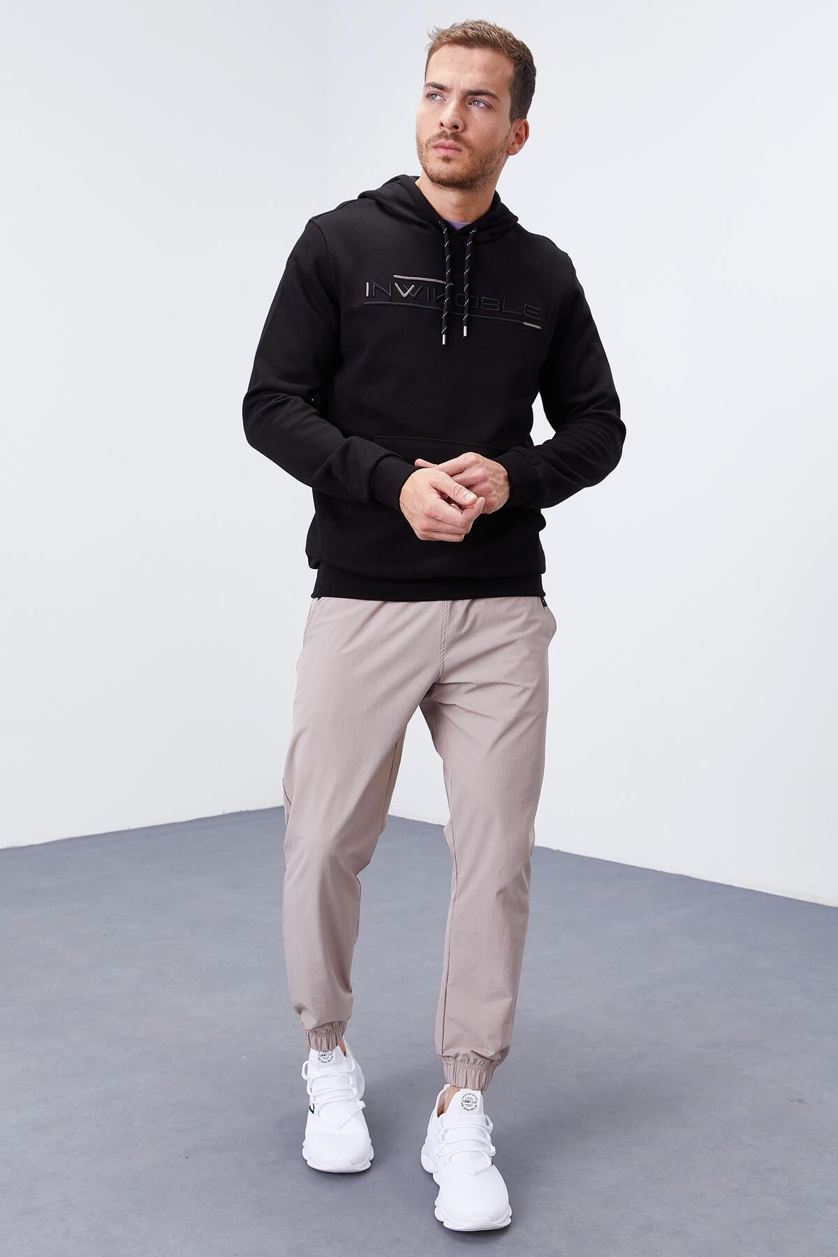 Image of Siyah Kanguru Cep Standart Kalıp Kapüşonlu Erkek Sweatshirt - 87883