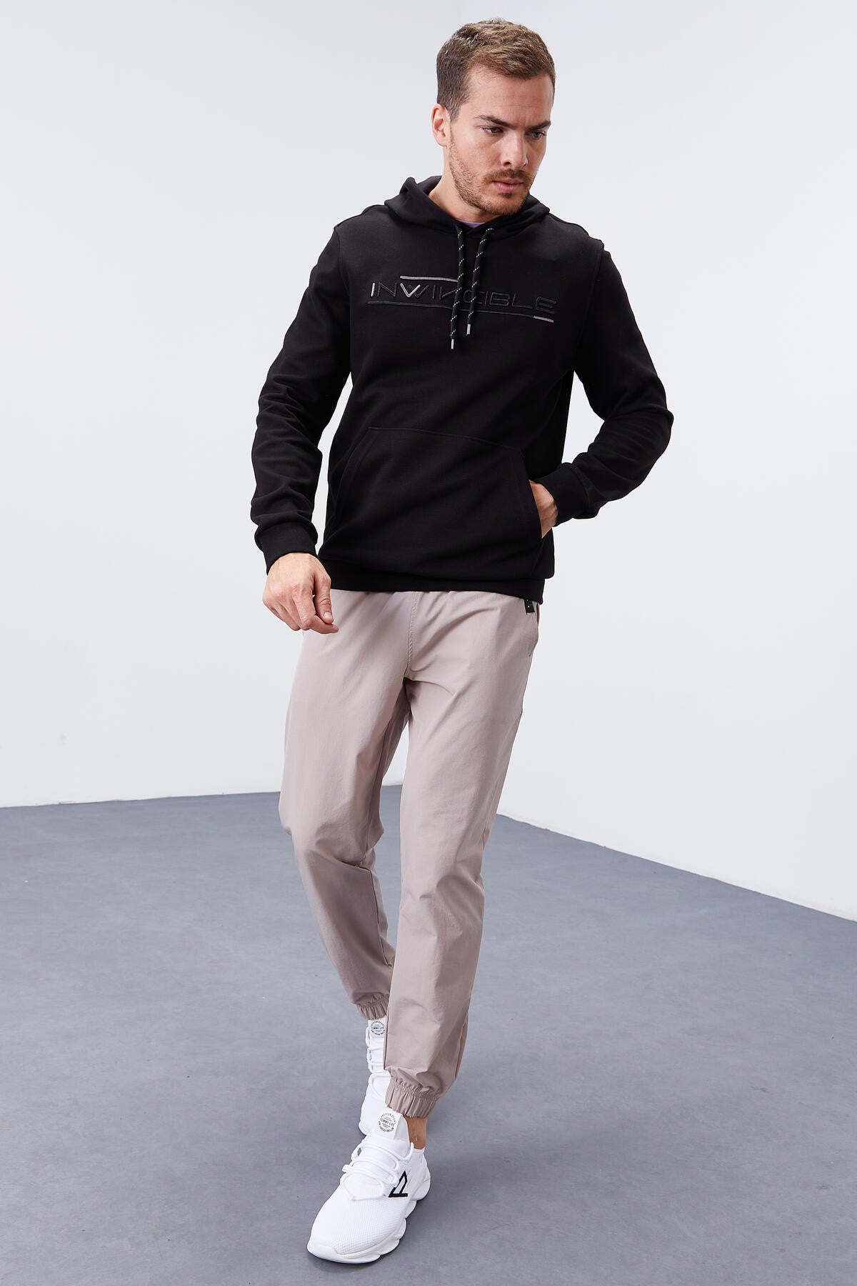 Image of Siyah Kanguru Cep Standart Kalıp Kapüşonlu Erkek Sweatshirt - 87883