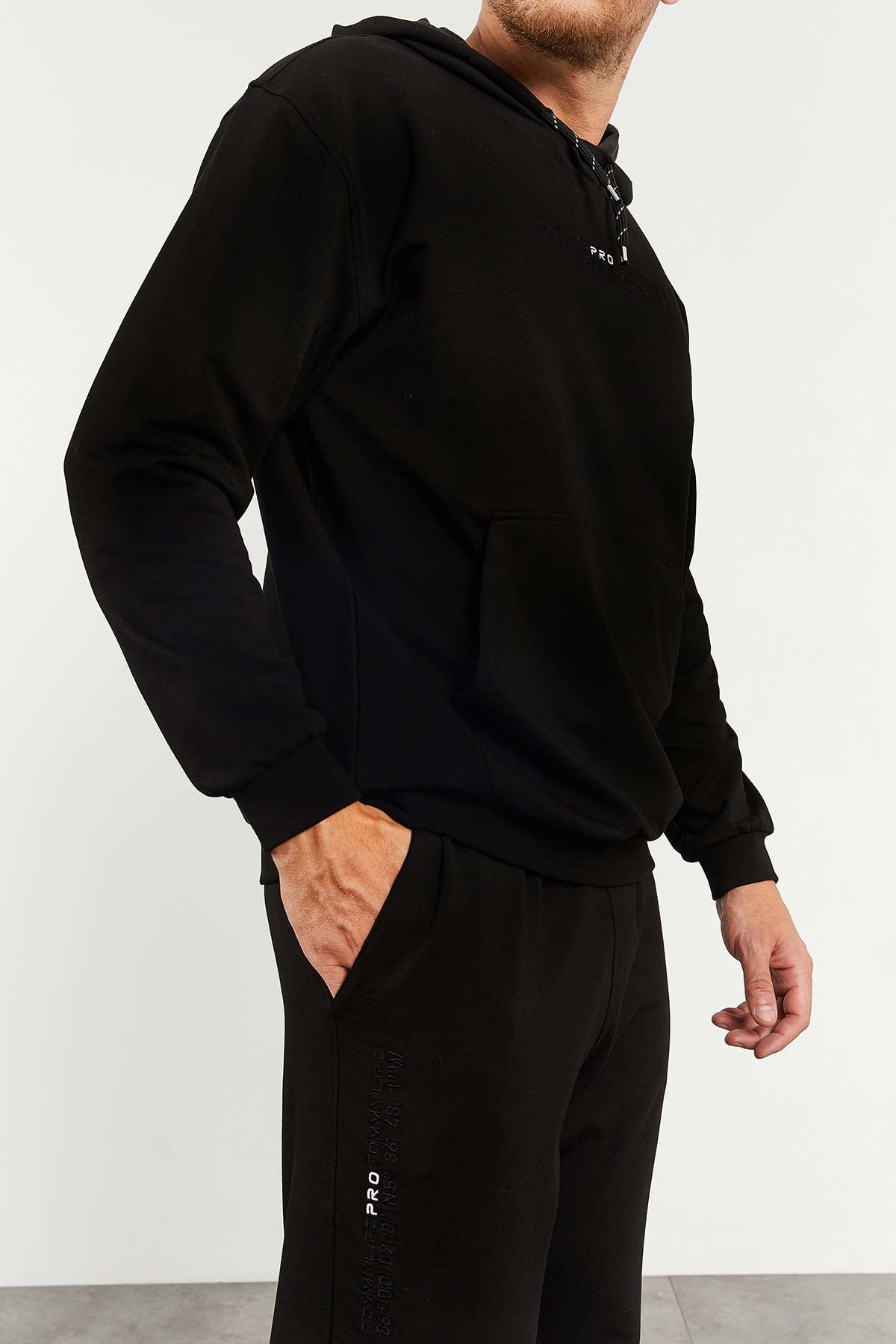 Image of Siyah Kapüşonlu Kanguru Cep Lastik Paça Erkek Oversize Eşofman Takımı - 85117