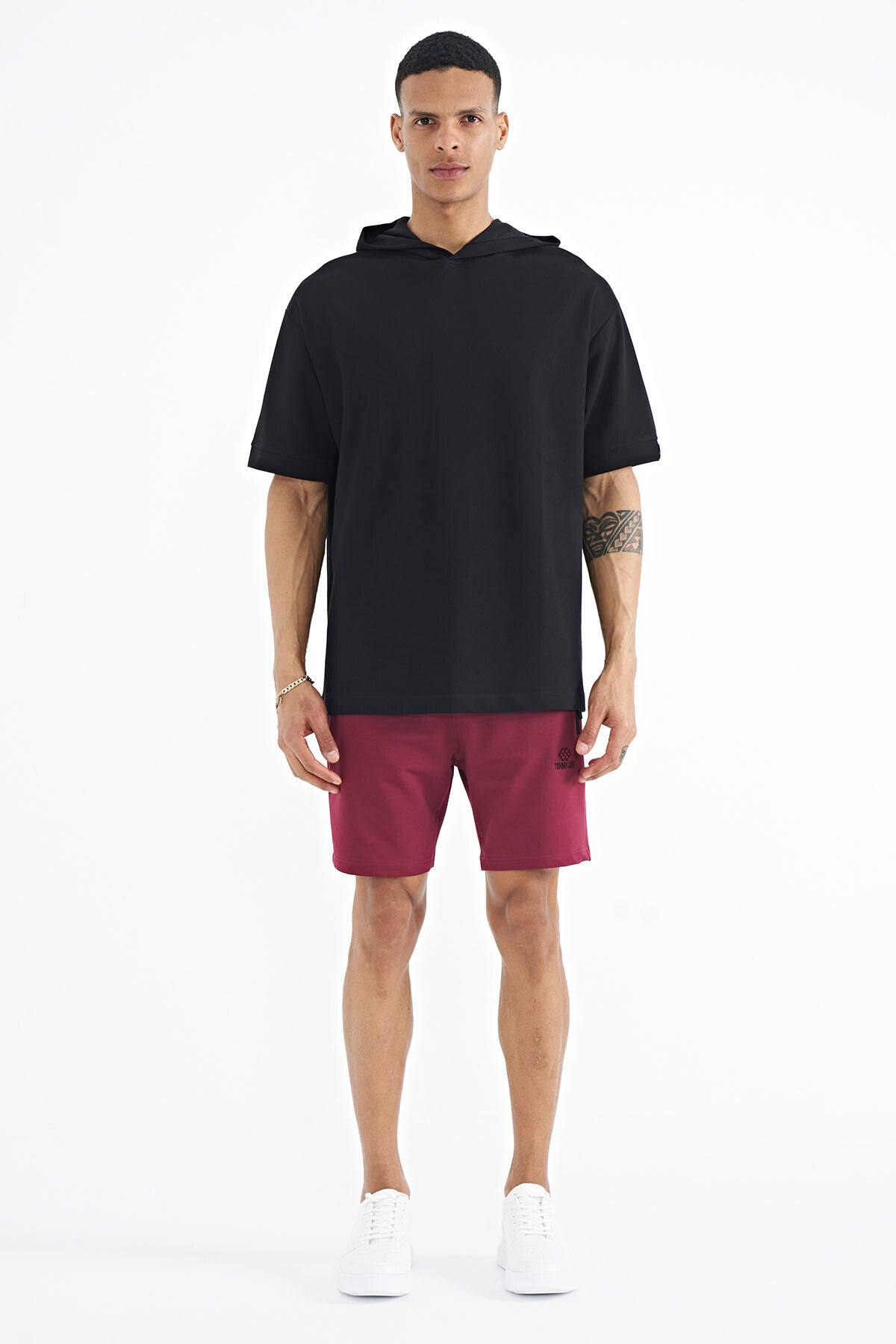 Image of Siyah Kapüşonlu Kol Etiket Detaylı Oversize Erkek T-shirt - 88179