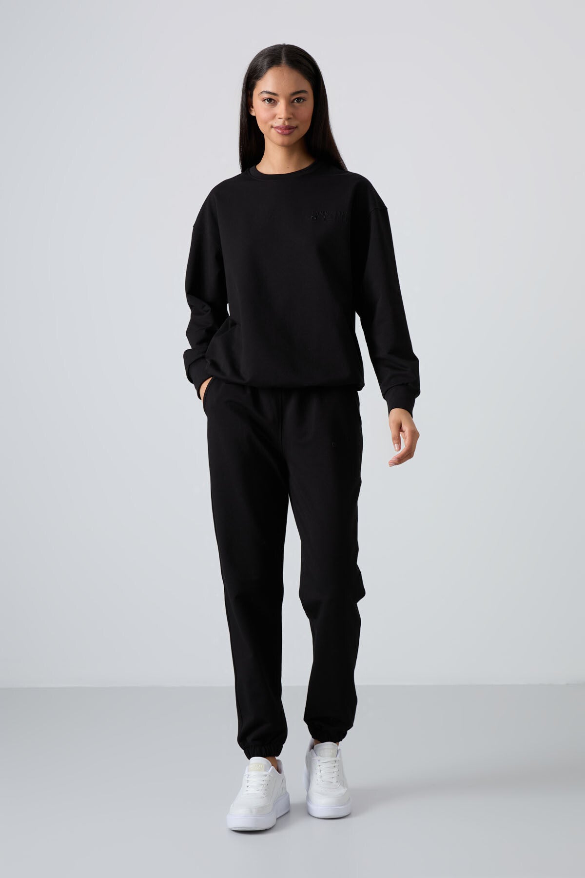 Image of Set trening de damă negru, din bumbac, cu guler rotund, supradimensionat, cu tiv elastic - 95287