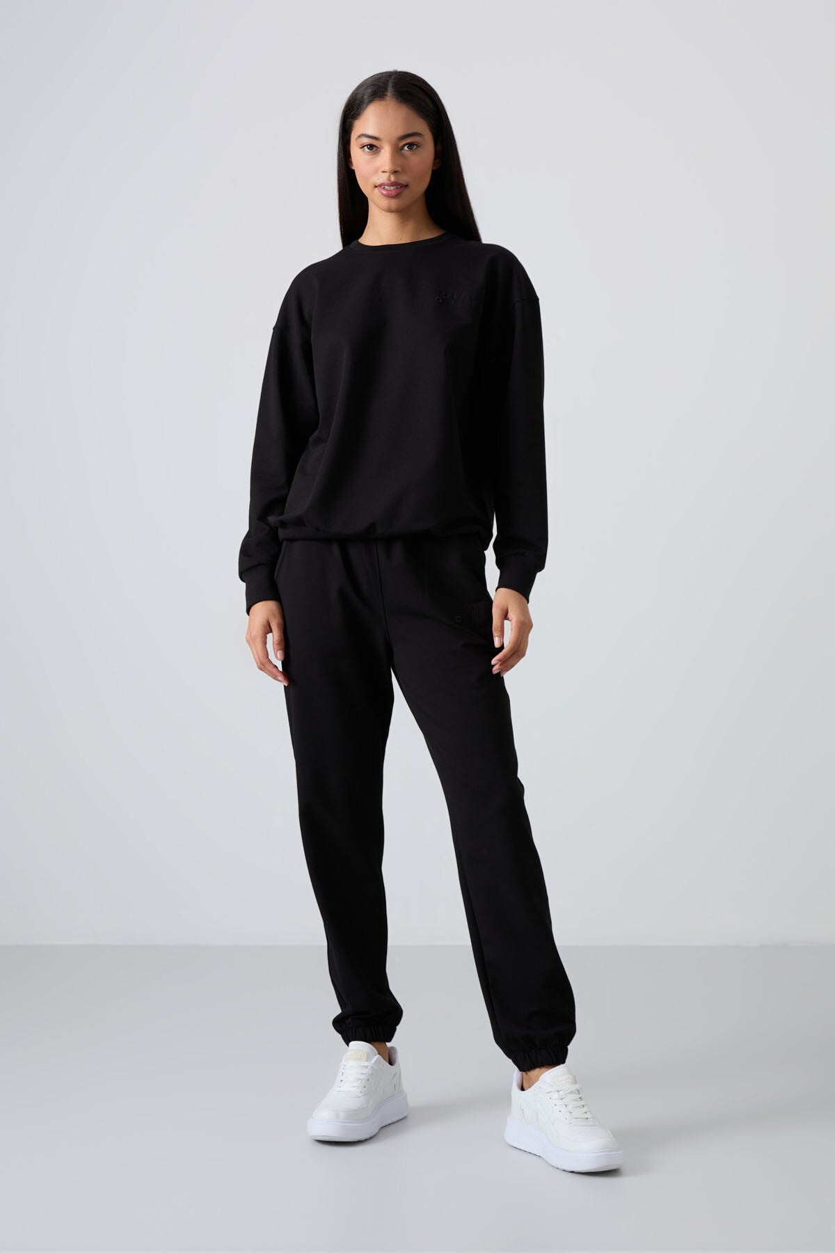 Image of Set trening de damă negru, din bumbac, cu guler rotund, supradimensionat, cu tiv elastic - 95287
