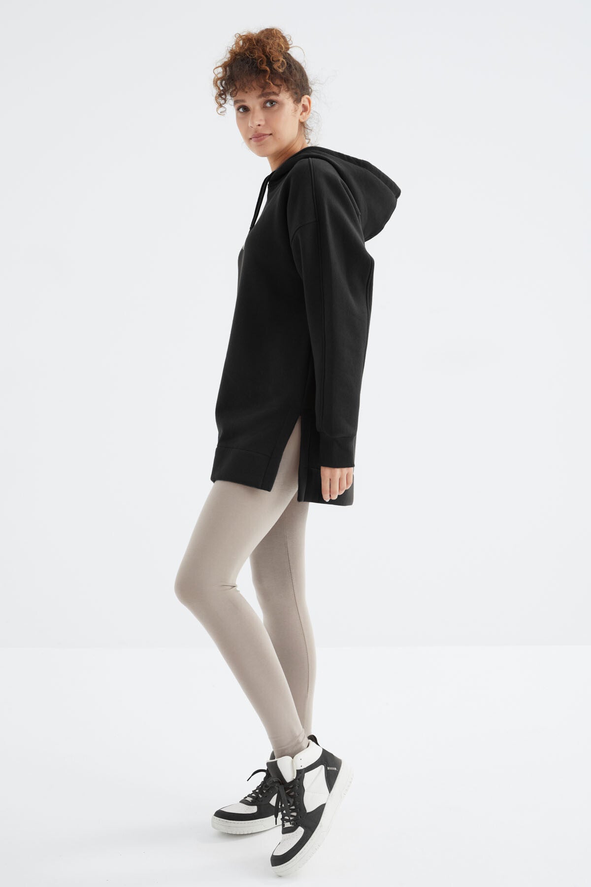 Image of Siyah Reglan Kol Basic Kapüşonlu Oversize Sweatshirt Tunik - 97242