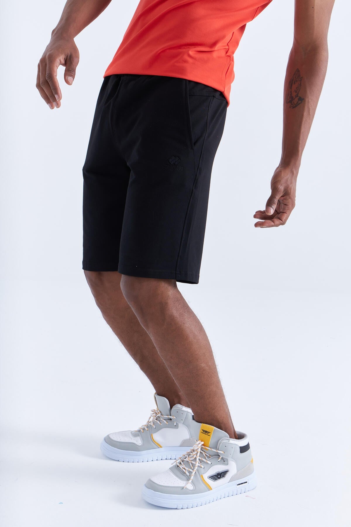 Image of Siyah Tek Fermuar Cep Detaylı Bağcıklı Standart Kalıp Erkek Şort - 81202