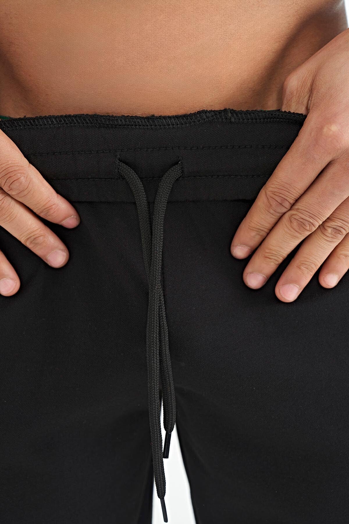 Image of Pantaloni scurți negri imprimați pentru bărbați Alva - 81245