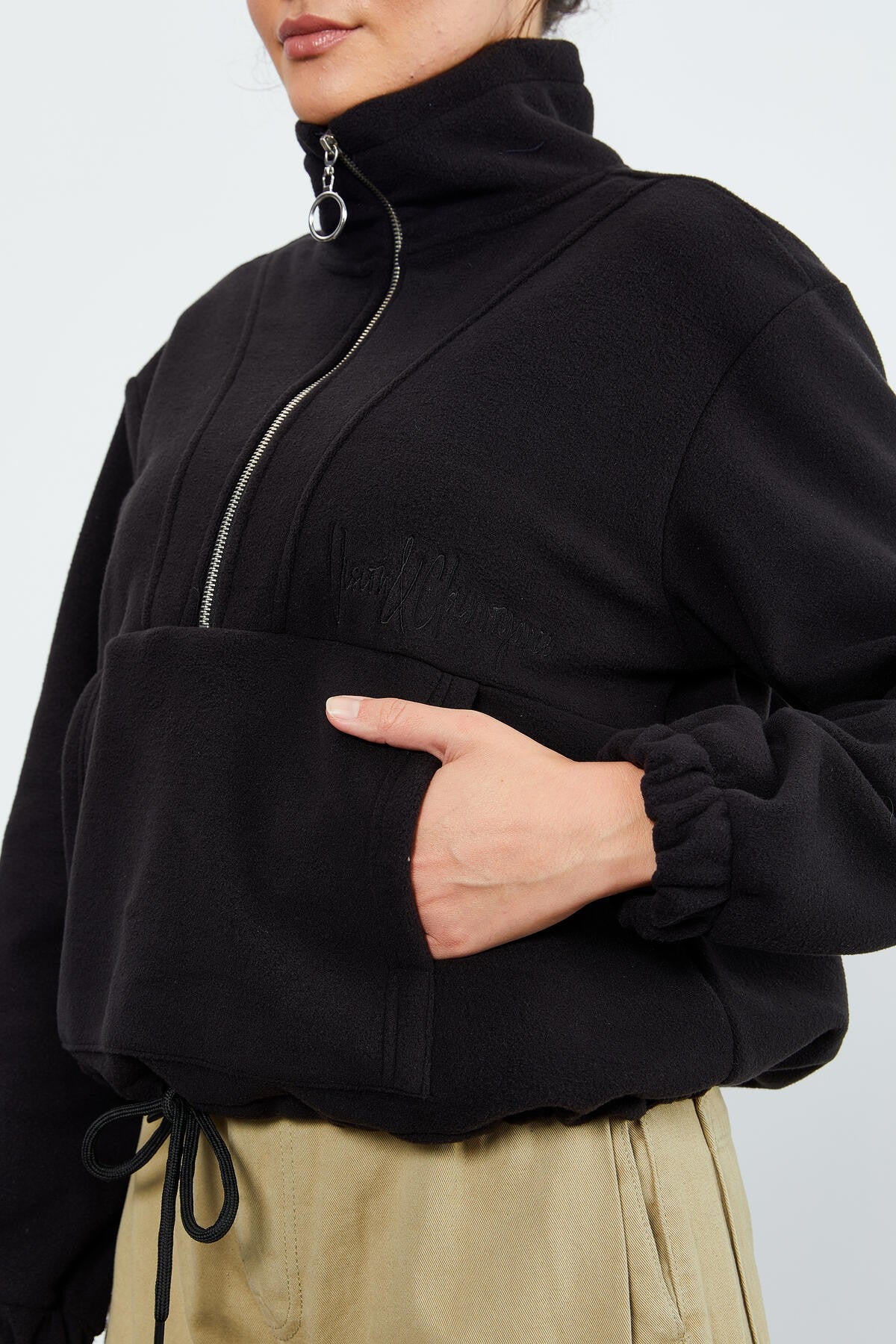 Image of Siyah Yarım Fermuar Etek Ucu Büzgülü Kadın Polar Oversize Sweatshirt - 97171