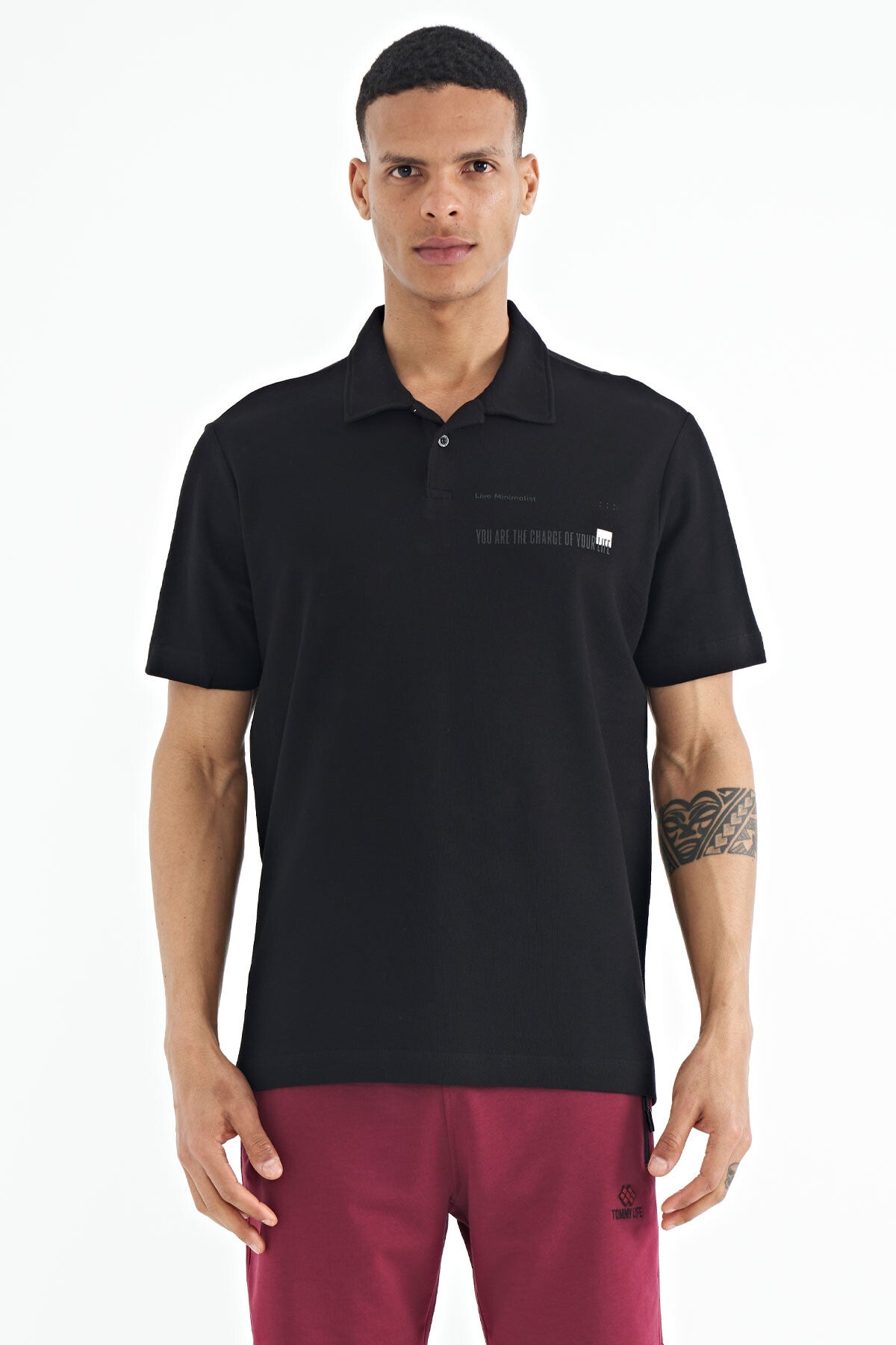 Image of Siyah Yazı Baskılı Standart Form Polo Yaka Erkek T-shirt - 88236