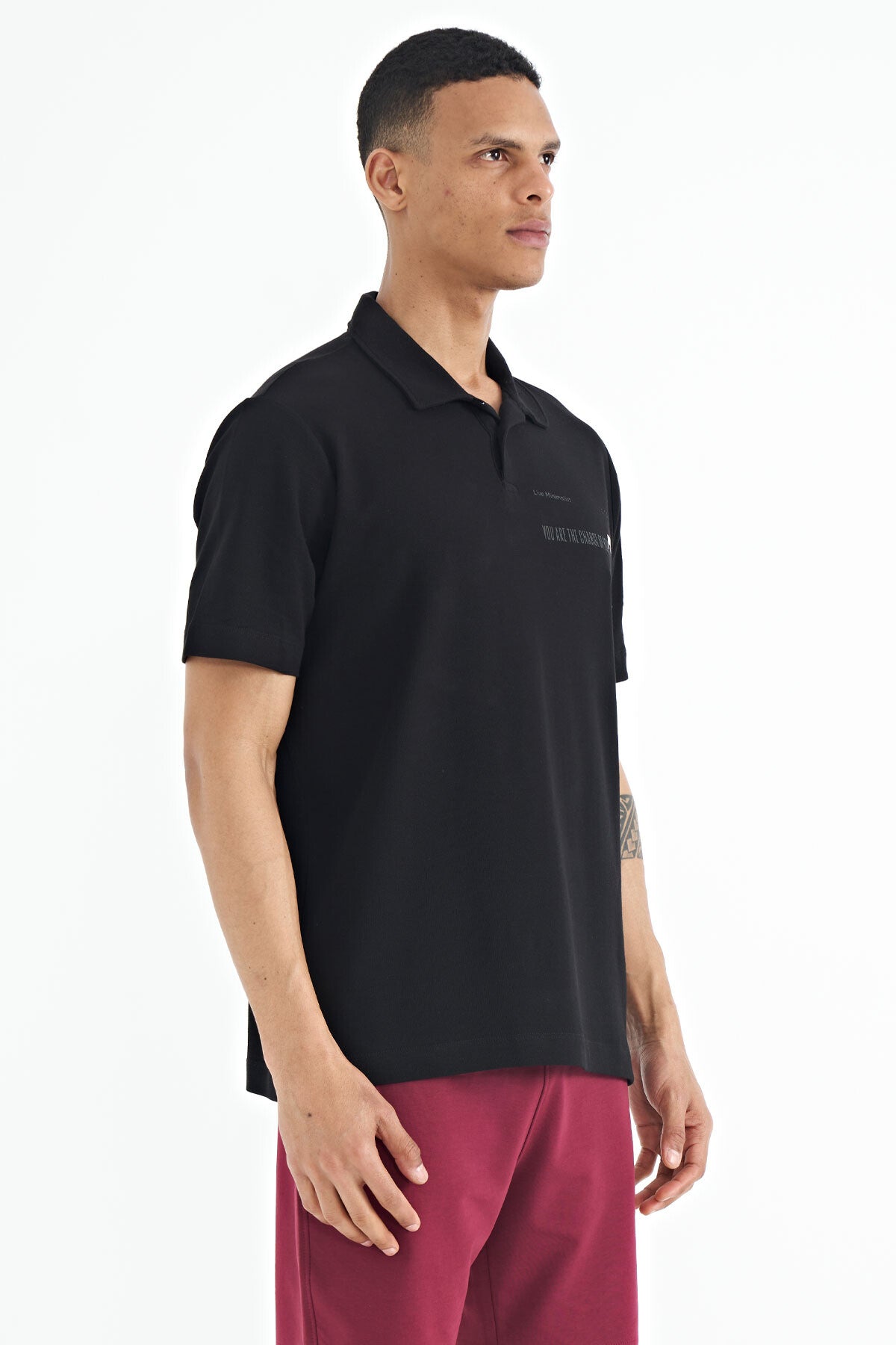 Image of Siyah Yazı Baskılı Standart Form Polo Yaka Erkek T-shirt - 88236