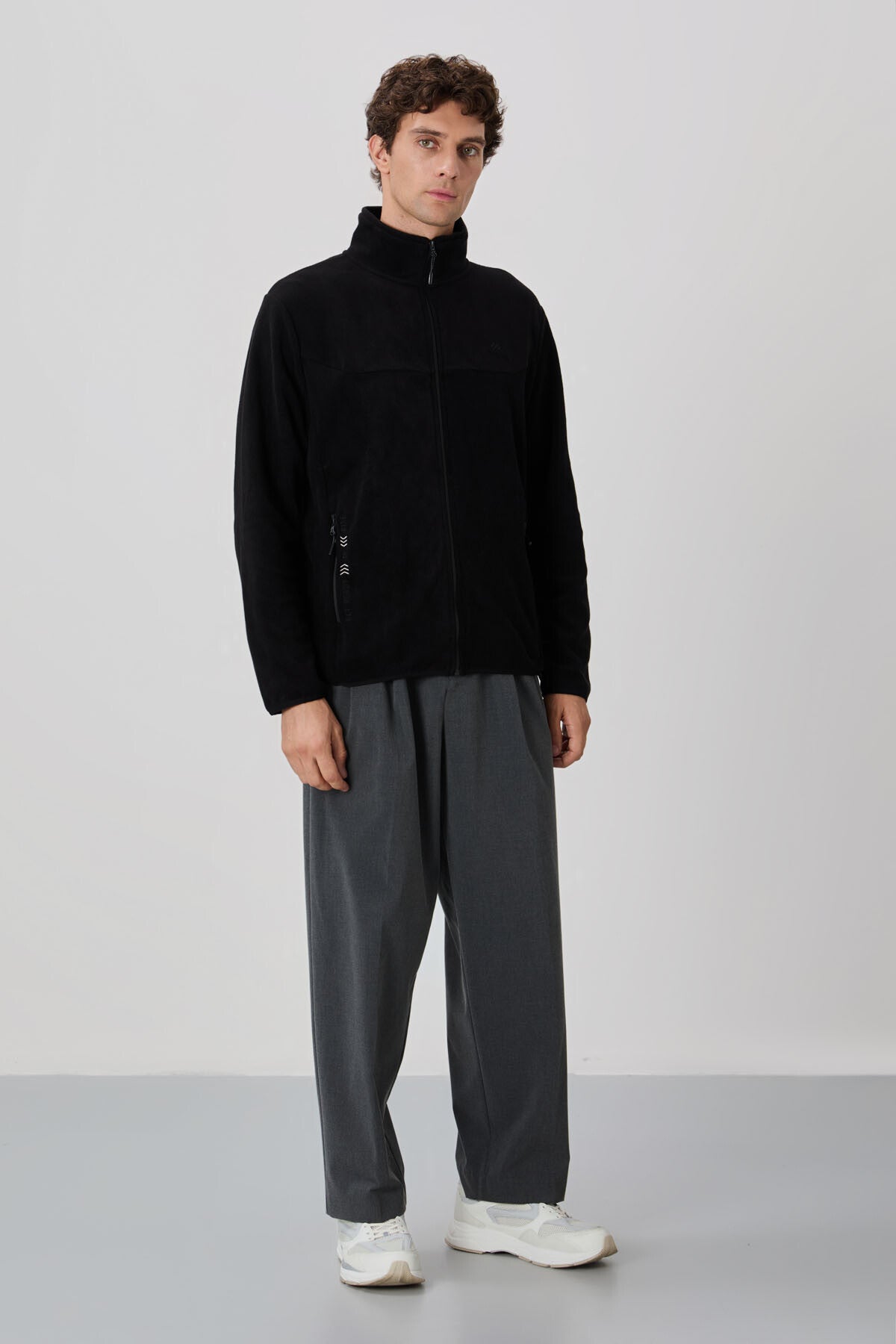 Image of Siyah Yazı Nakışlı Dik Yaka Fermuarlı Standart Kalıp Erkek Sweatshirt Polar - 87992