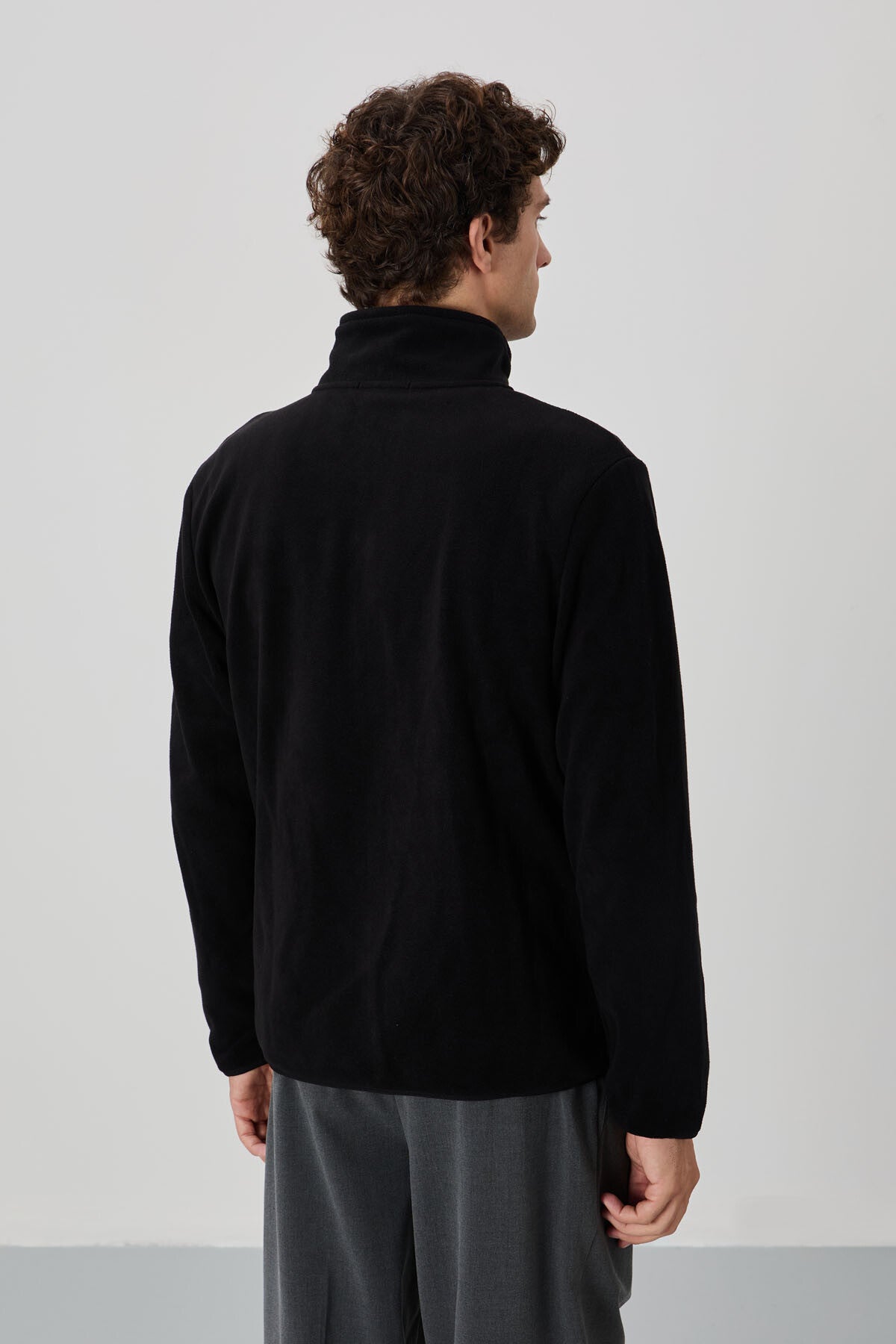 Image of Siyah Yazı Nakışlı Dik Yaka Fermuarlı Standart Kalıp Erkek Sweatshirt Polar - 87992