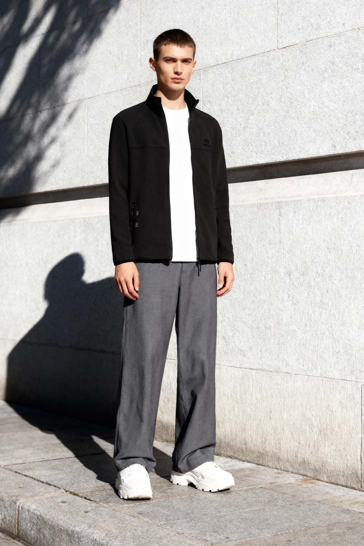 Image of Siyah Yazı Nakışlı Dik Yaka Fermuarlı Standart Kalıp Erkek Sweatshirt Polar - 87992
