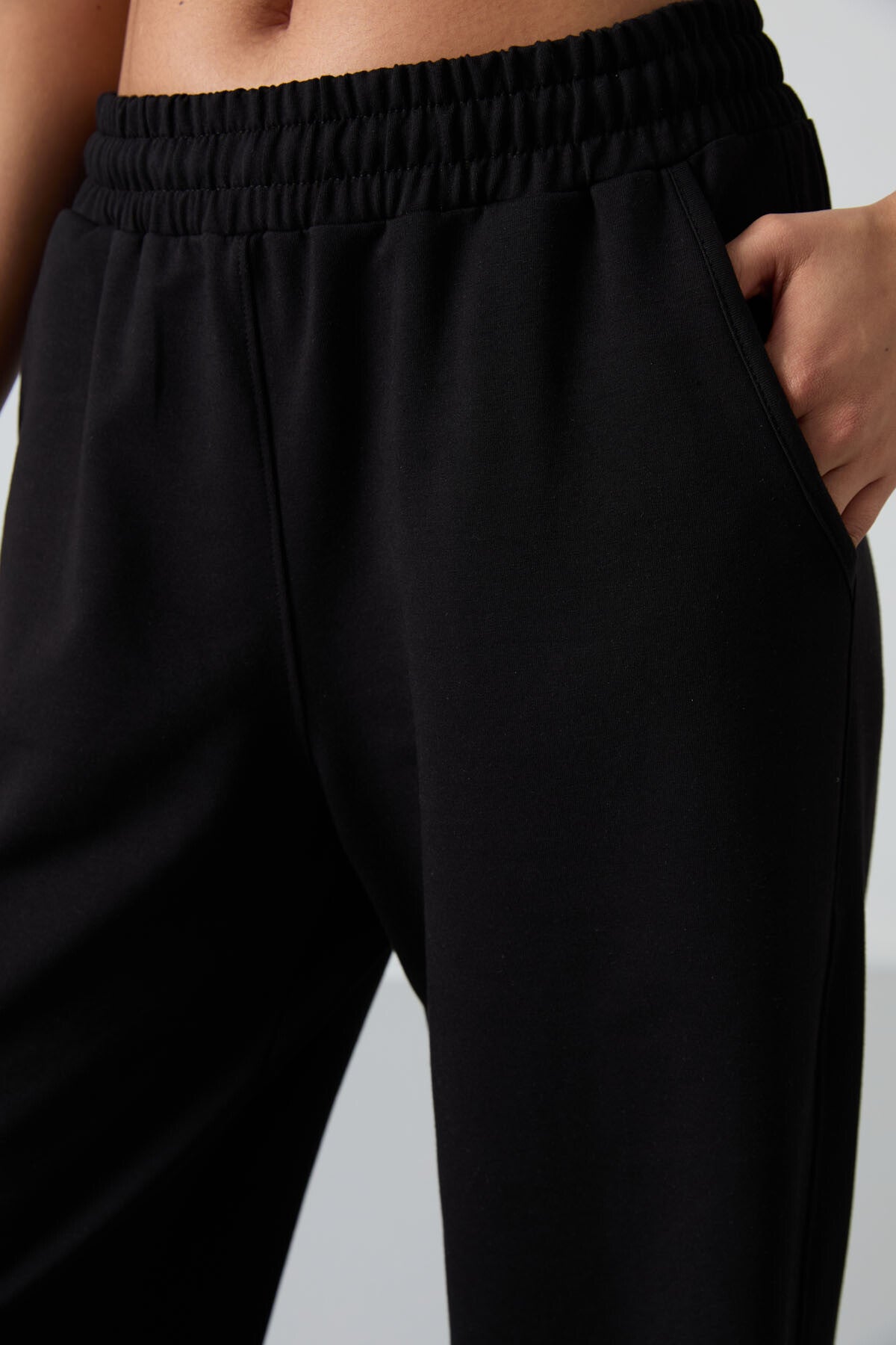 Image of Black High-Waisted, Pocketed, Comfortable, Wide-Leg Women's Sweatpants - 94567