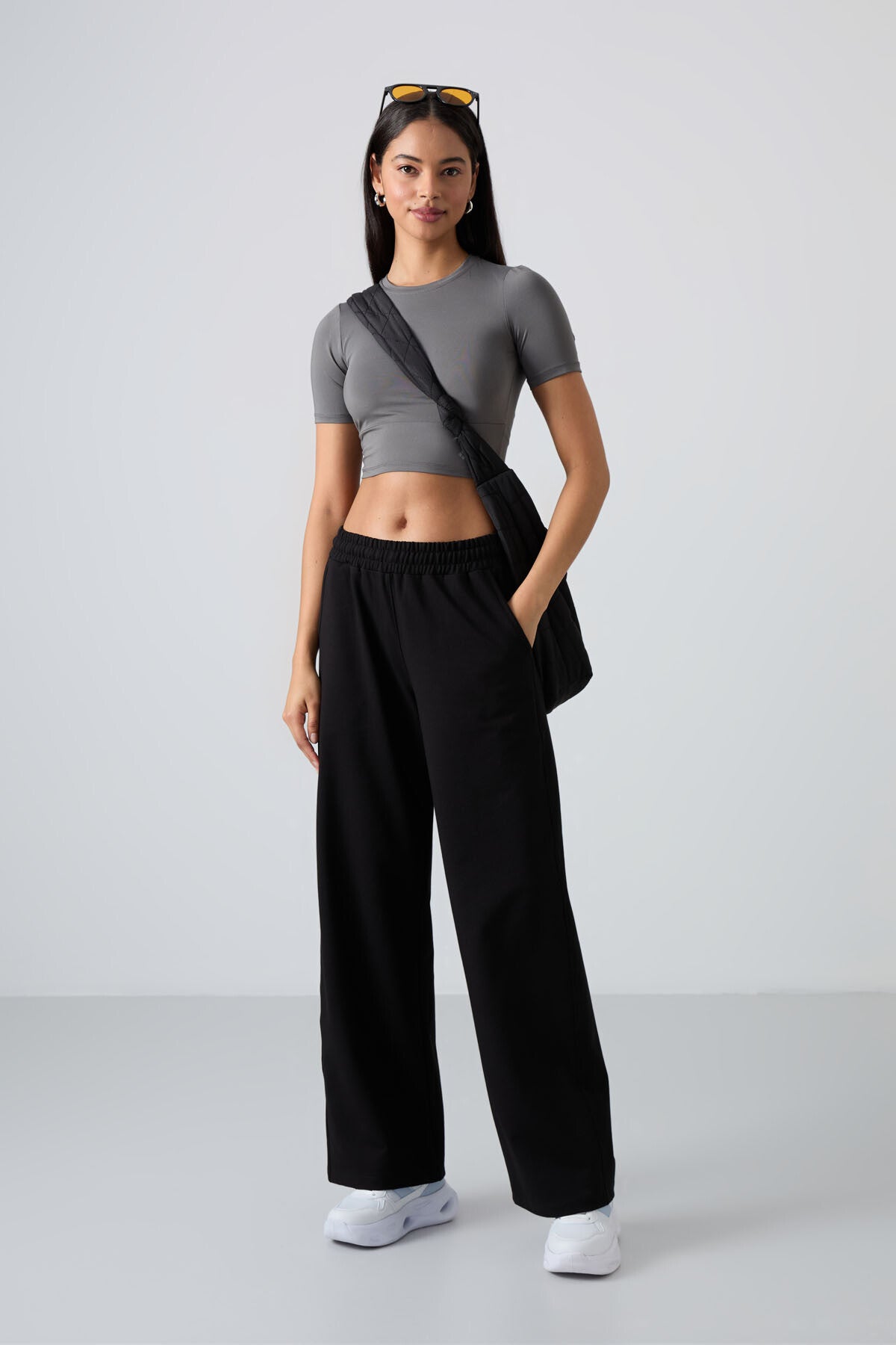 Image of Black High-Waisted, Pocketed, Comfortable, Wide-Leg Women's Sweatpants - 94567