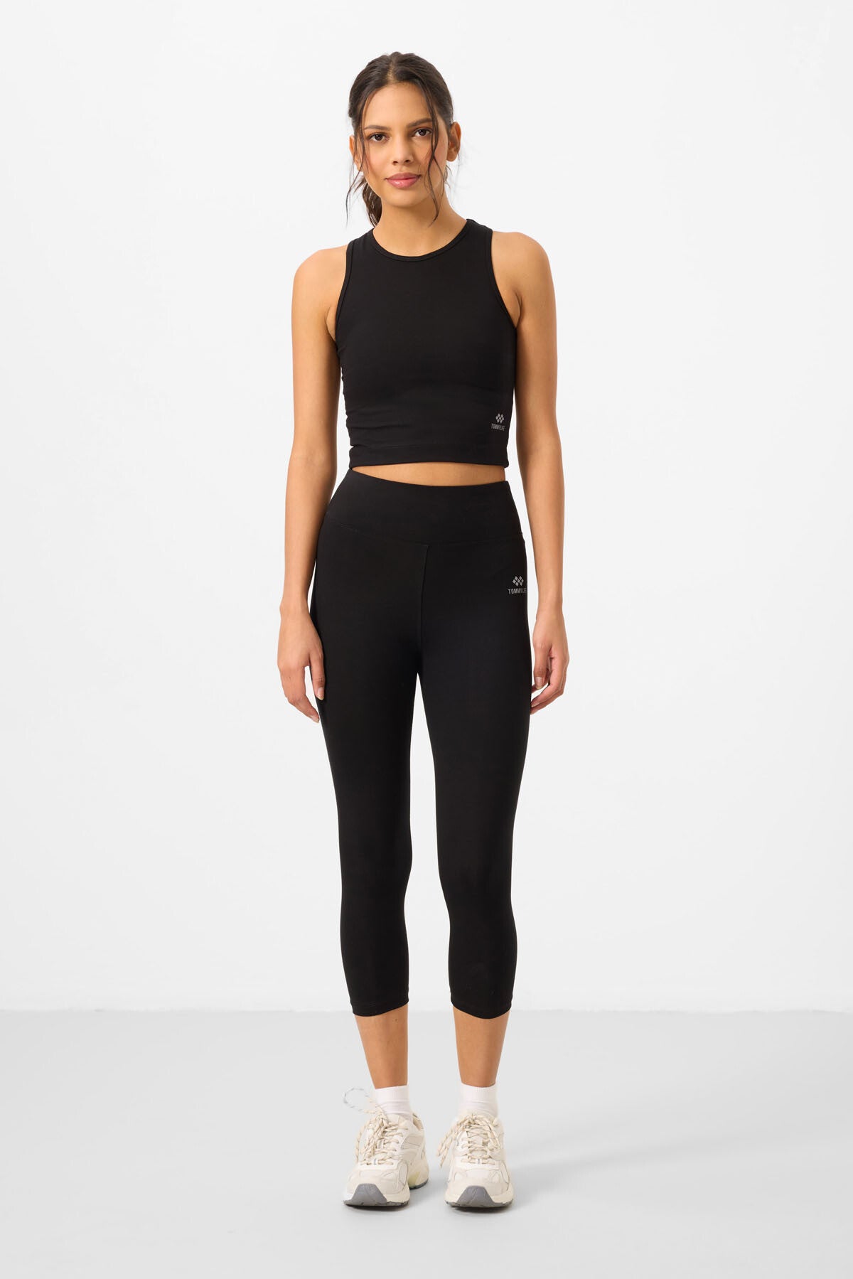 Image of Siyah Yüksek Bel Kapri-Crop Atlet Slim Fit Kadın Tayt Takım - 95284