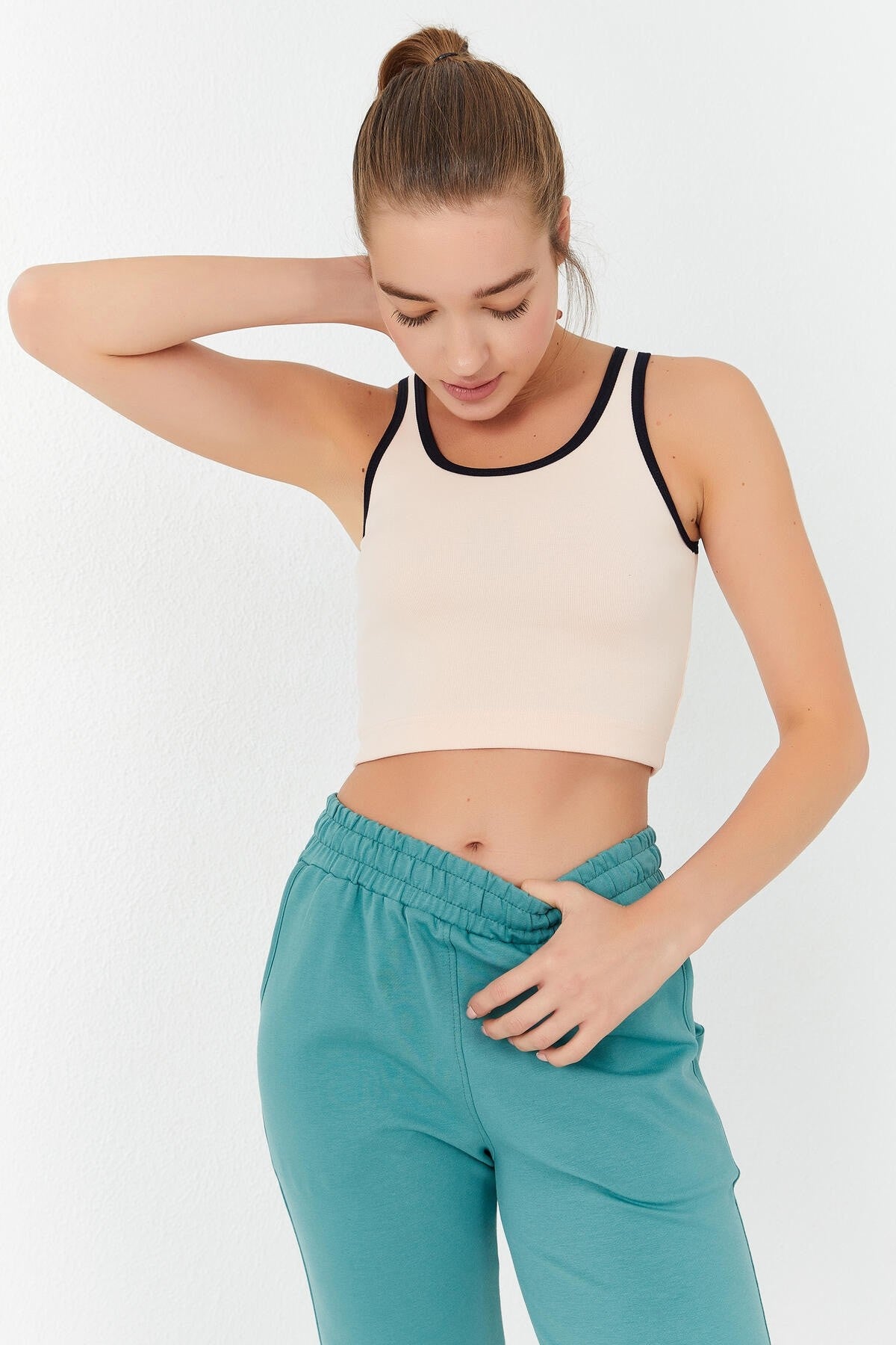 Image of Somon Basic Sıfır Kol Dar Kalıp U Yaka Kadın Crop Top Atlet - 97162