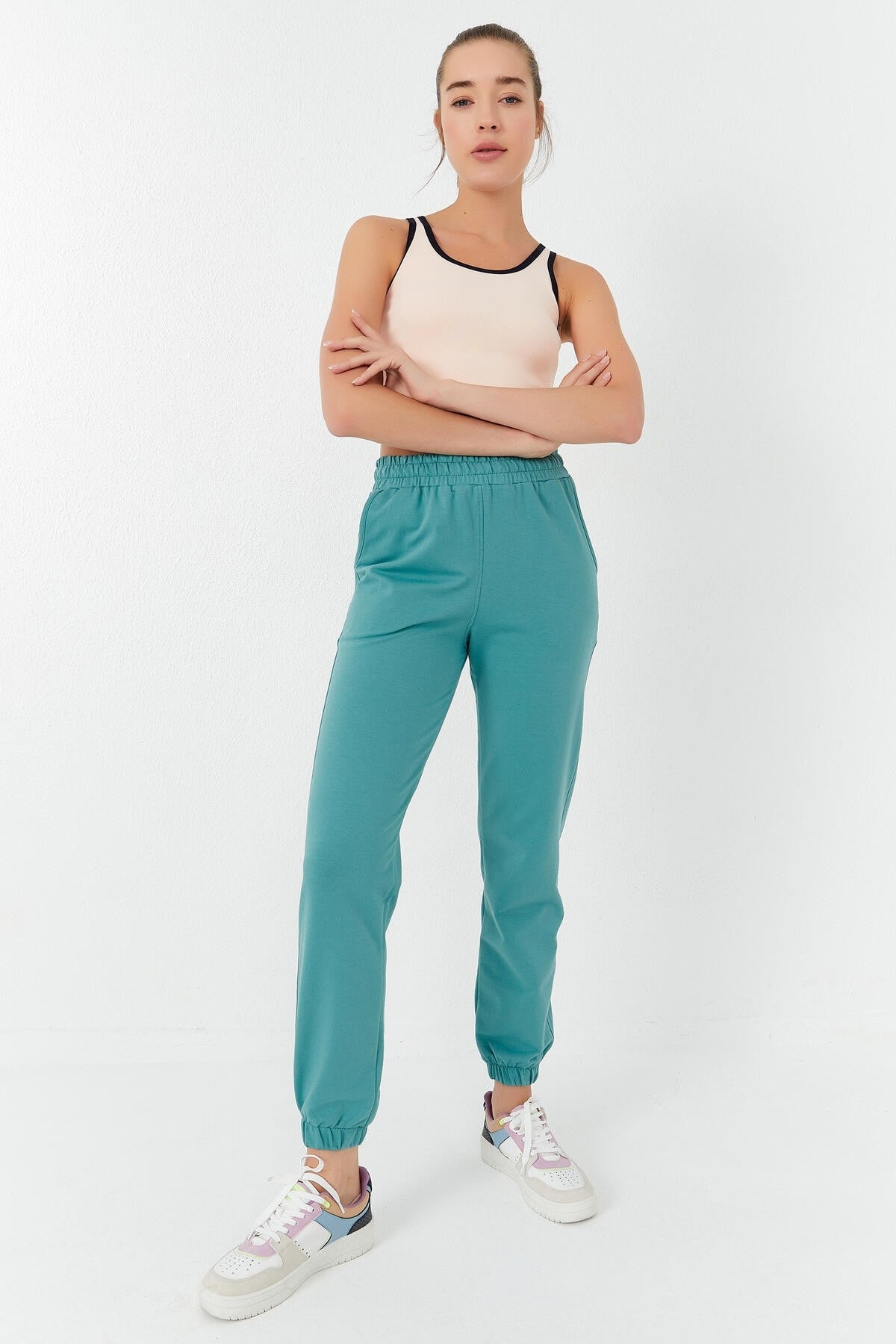 Image of Somon Basic Sıfır Kol Dar Kalıp U Yaka Kadın Crop Top Atlet - 97162