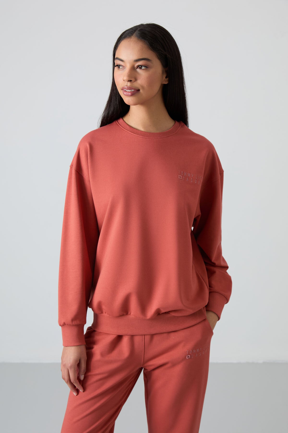 Image of Tarçın Basic Pamuklu O Yaka Oversize Lastik Paça Kadın Eşofman Takım - 95287