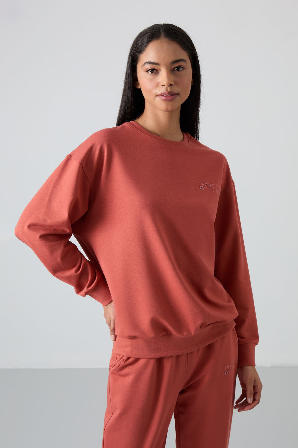 Image of Set trening pentru femei Cinnamon Basic din bumbac, cu guler rotund, model oversize și tiv elastic - 95287