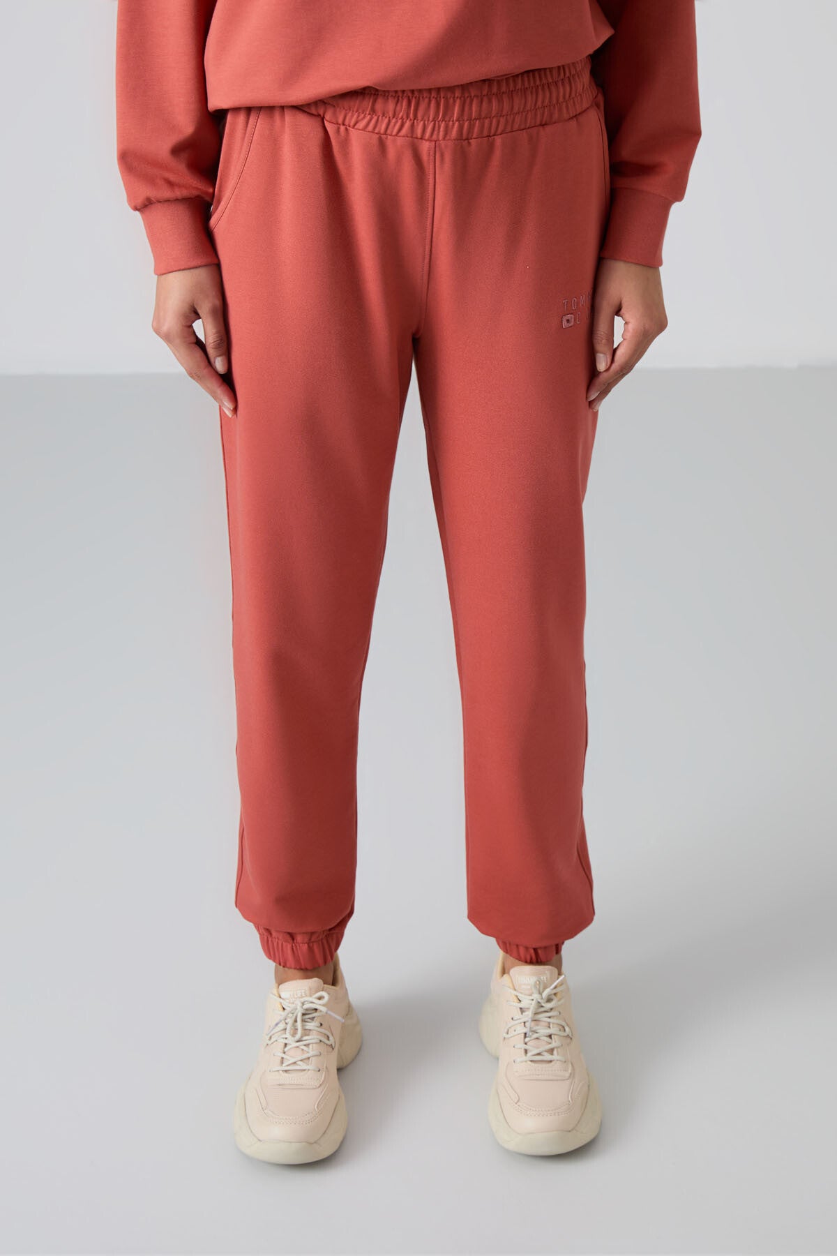 Image of Set trening pentru femei Cinnamon Basic din bumbac, cu guler rotund, model oversize și tiv elastic - 95287