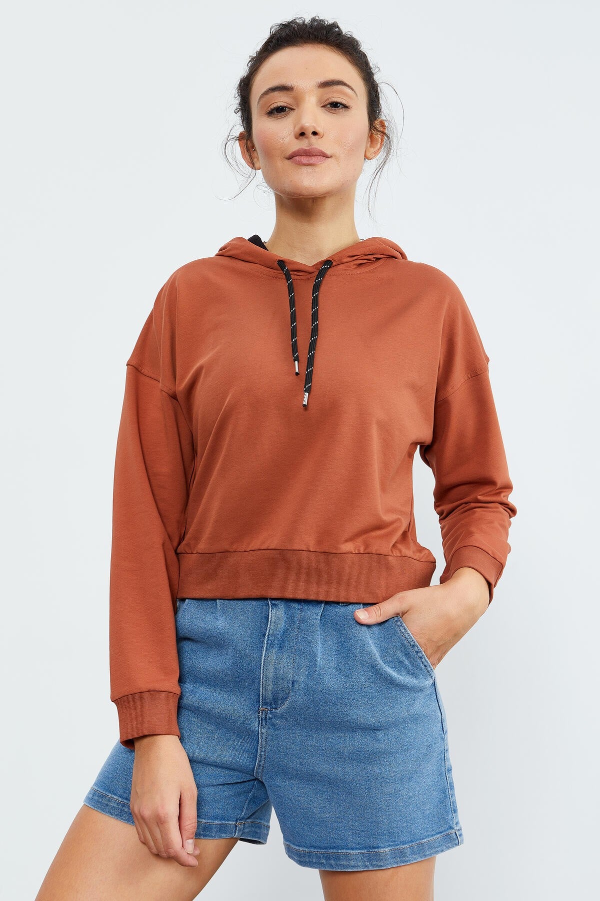 Image of Tarçın Uzun Kol Rahat Form Kapüşonlu Kadın Sweatshirt - 97115