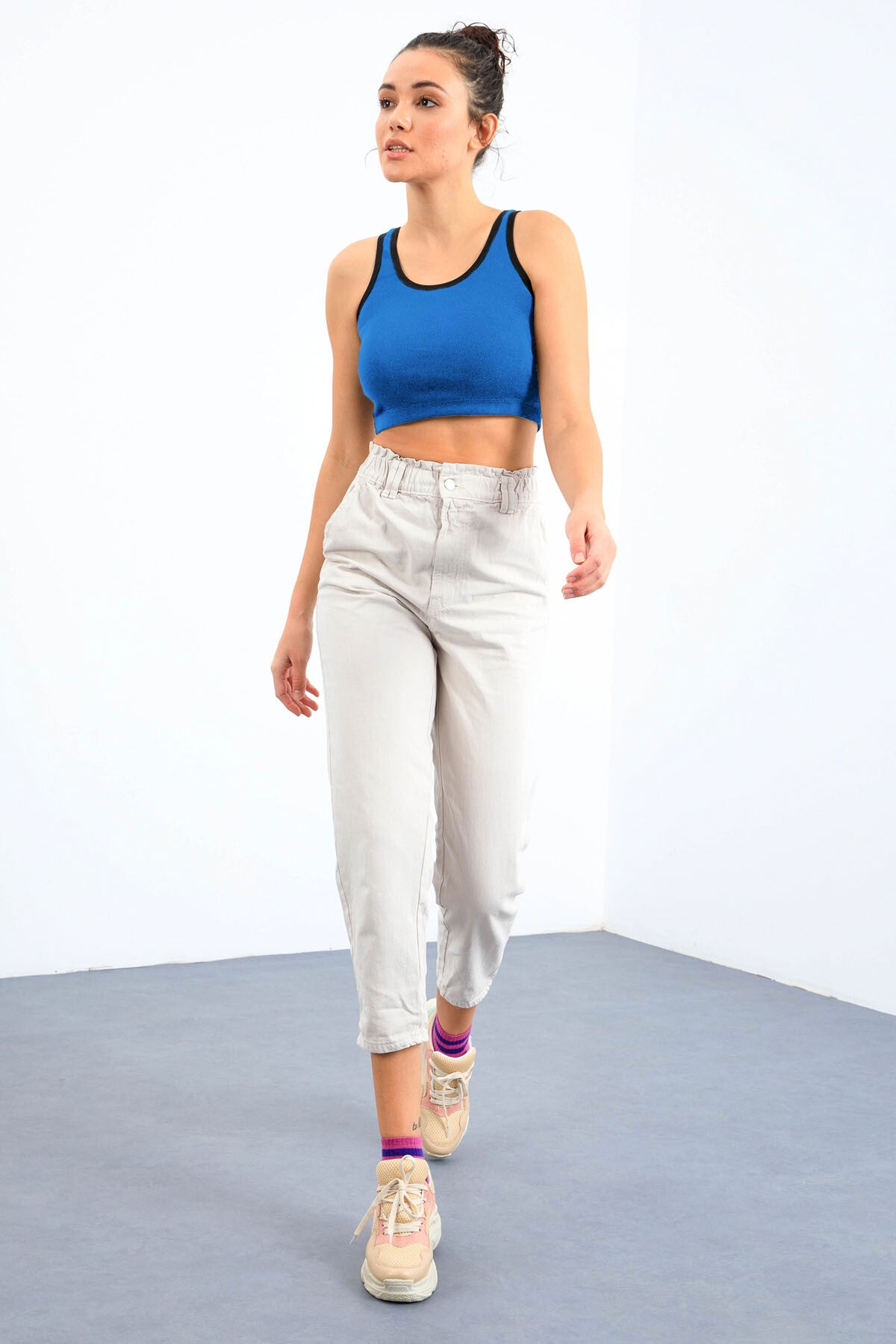 Image of Turkuaz Basic Sıfır Kol Dar Kalıp U Yaka Kadın Crop Top Atlet - 97162