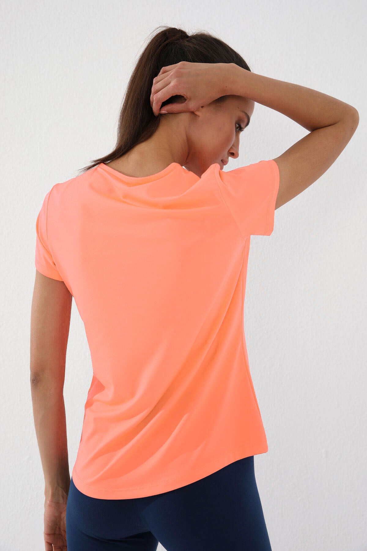 Image of Yavruagzı Basic Kısa Kol Standart Kalıp O Yaka Kadın T-Shirt - 97144