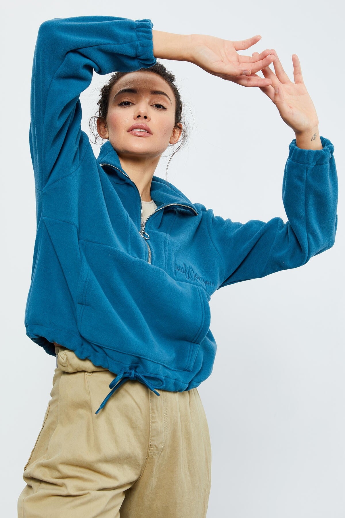 Image of Zümrüt Yarım Fermuar Etek Ucu Büzgülü Kadın Polar Oversize Sweatshirt - 97171