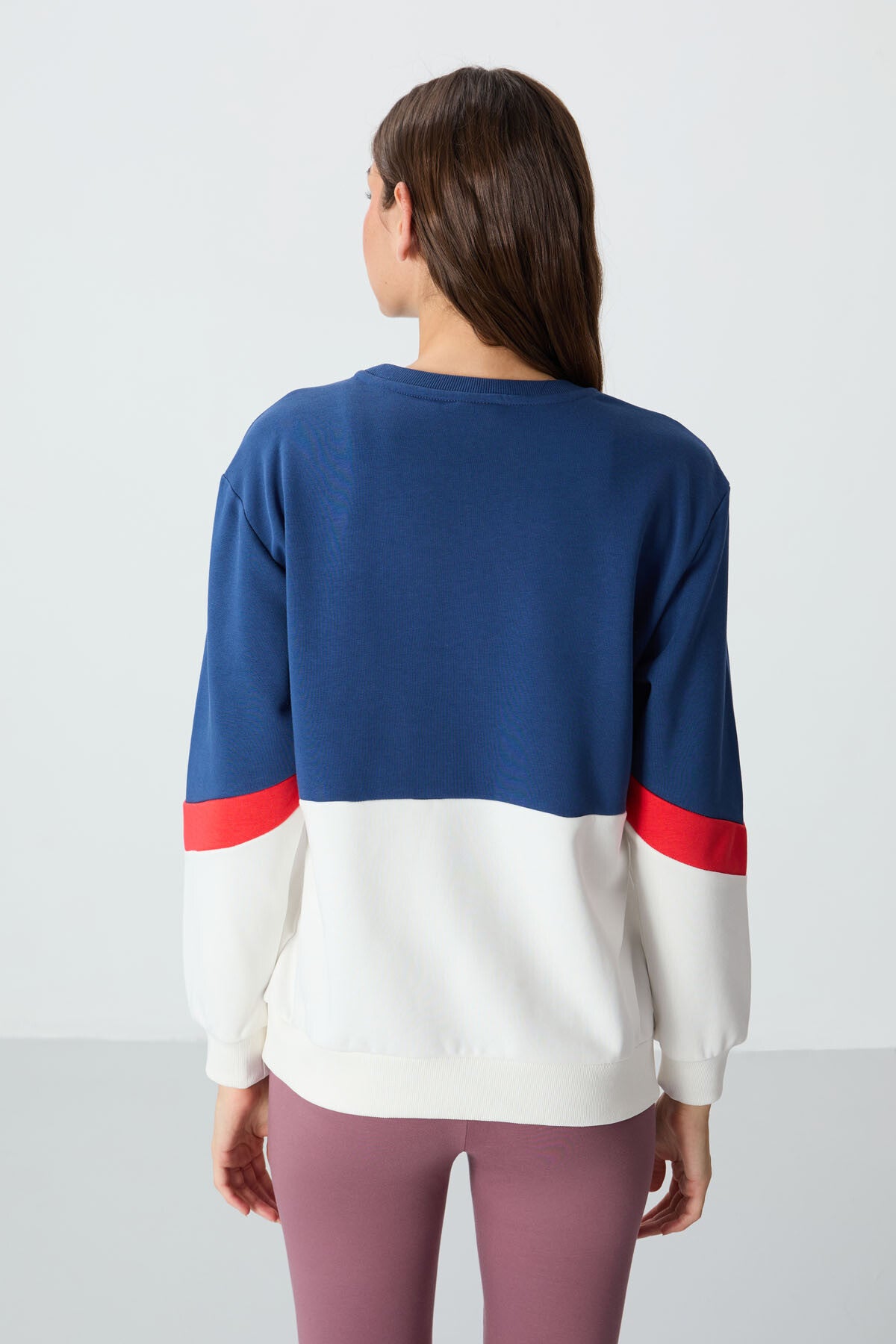 Image of Parlament Kompakt Pamuklu Kalın Pürüzsüz Dokulu O Yaka Oversize Fit Kadın Sweatshirt - 97289