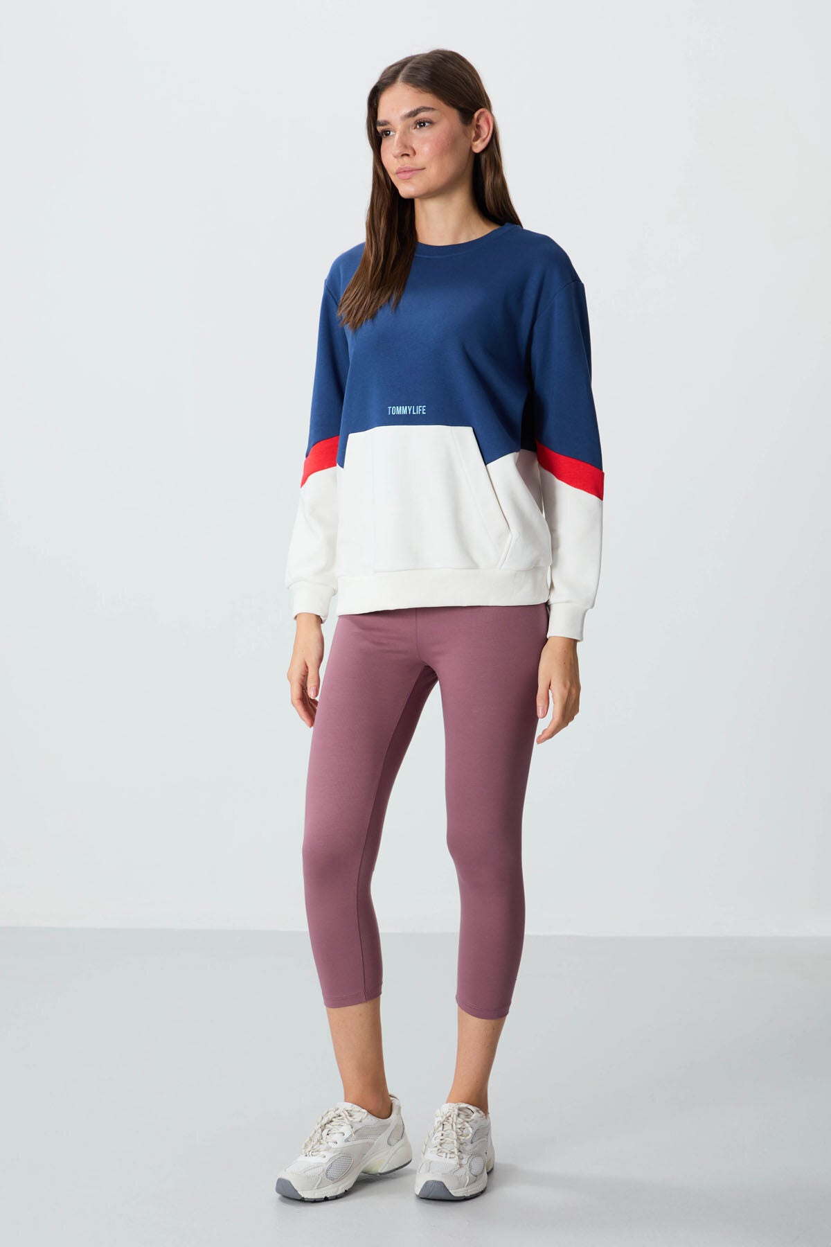 Image of Parlament Kompakt Pamuklu Kalın Pürüzsüz Dokulu O Yaka Oversize Fit Kadın Sweatshirt - 97289