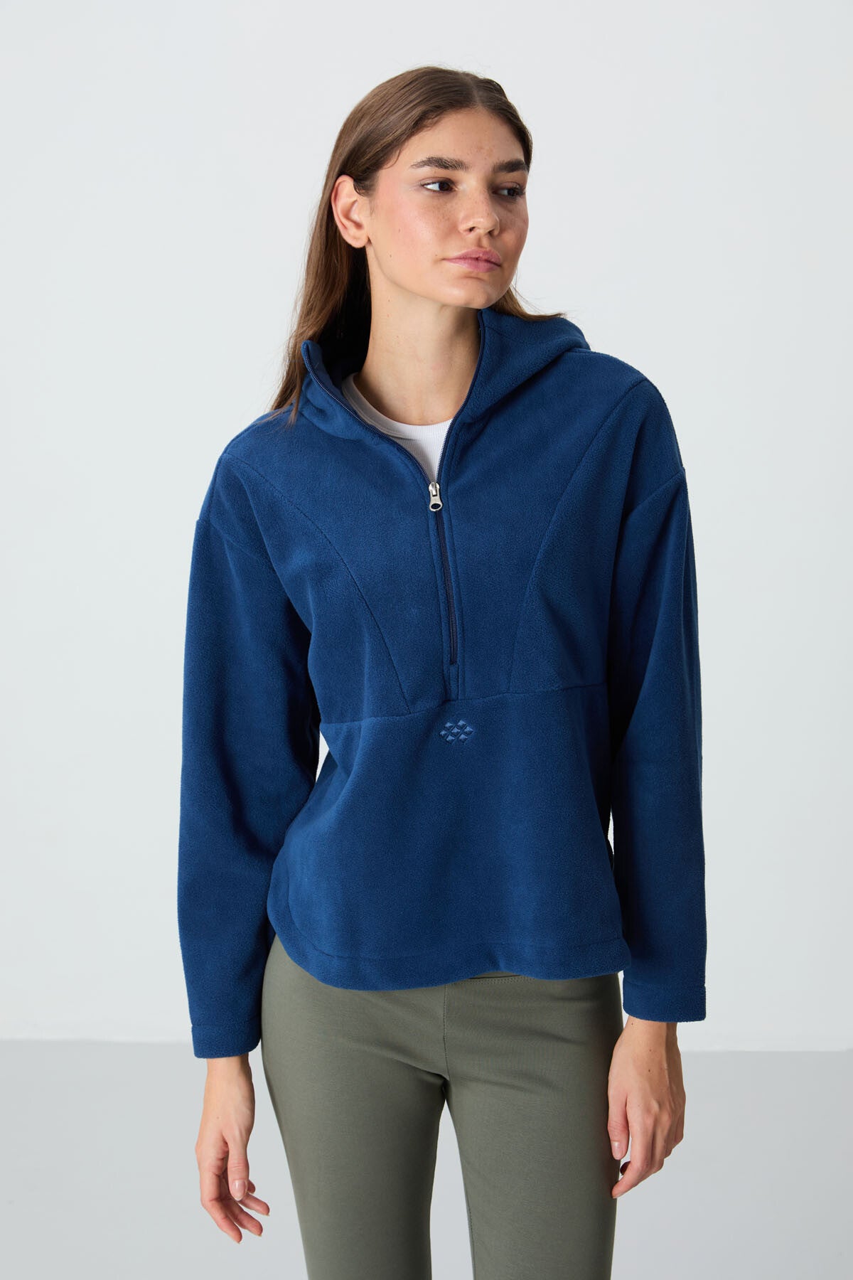 Image of Parlament Kalın Yumuşak Dokulu Kapüşonlu Oversize Nakışlı Polar Kadın Sweatshirt -97286