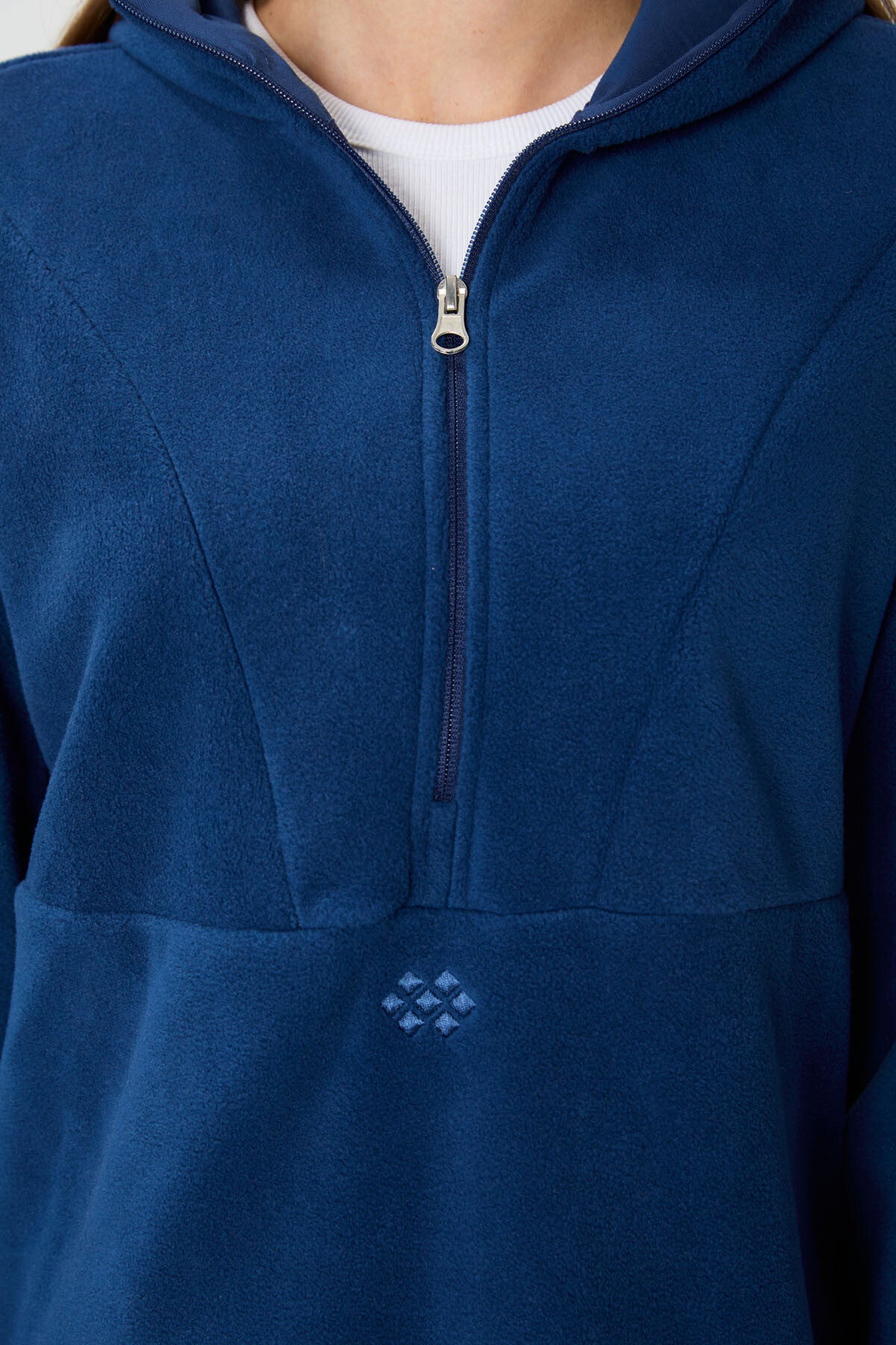 Image of Hanorac de damă Parliament, gros, moale, texturat, cu glugă, supradimensionat, din fleece brodat -97286