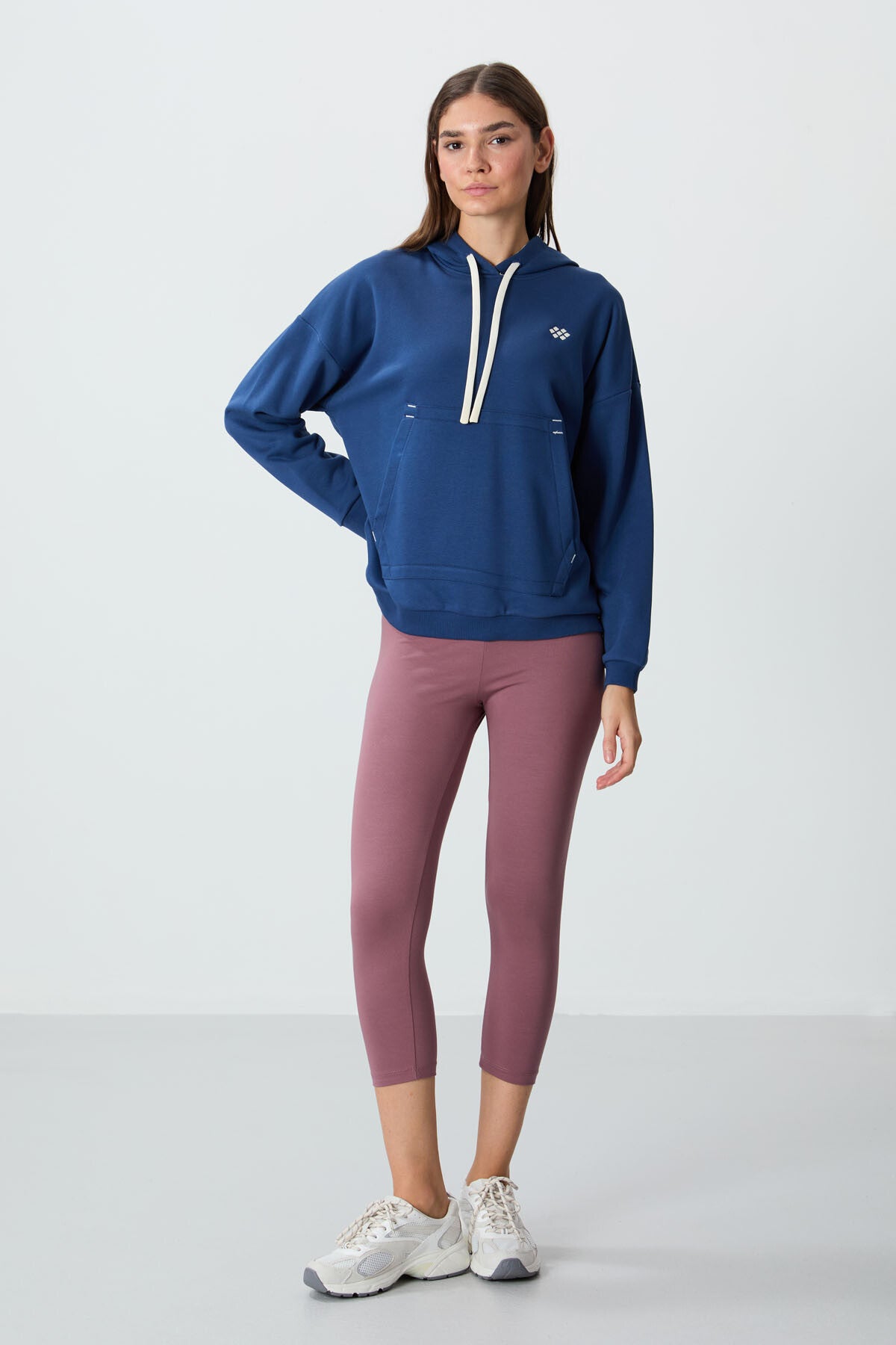 Image of Parlament Kompakt Pamuklu Kalın Pürüzsüz Dokulu Kapüşonlu Oversize Fit Kadın Sweatshirt - 97291