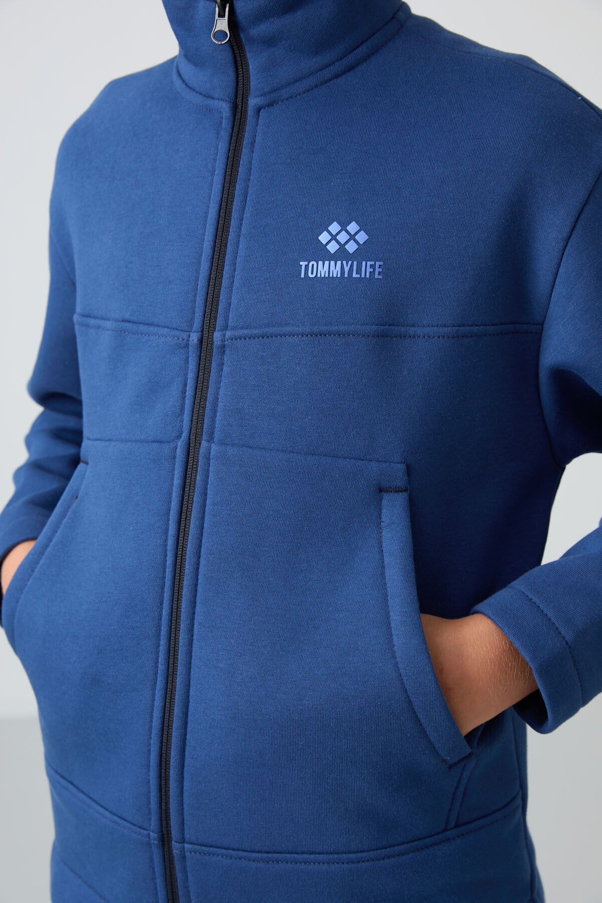 Image of Parlament Pamuklu Kalın İçi Tüylü Yumuşak Dokulu Standart Fit Nakışlı Erkek Çocuk Sweatshirt - 11245