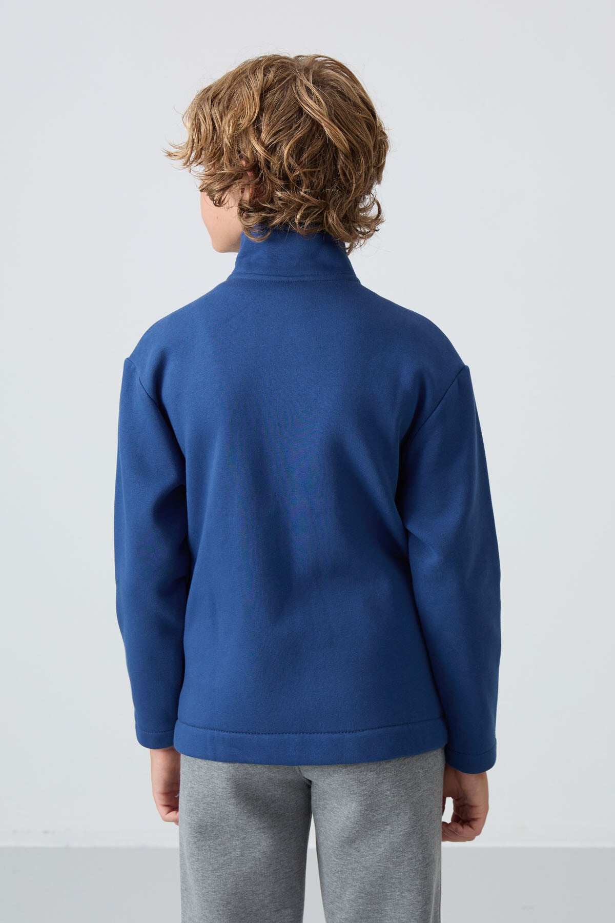 Image of Parlament Pamuklu Kalın İçi Tüylü Yumuşak Dokulu Standart Fit Nakışlı Erkek Çocuk Sweatshirt - 11245