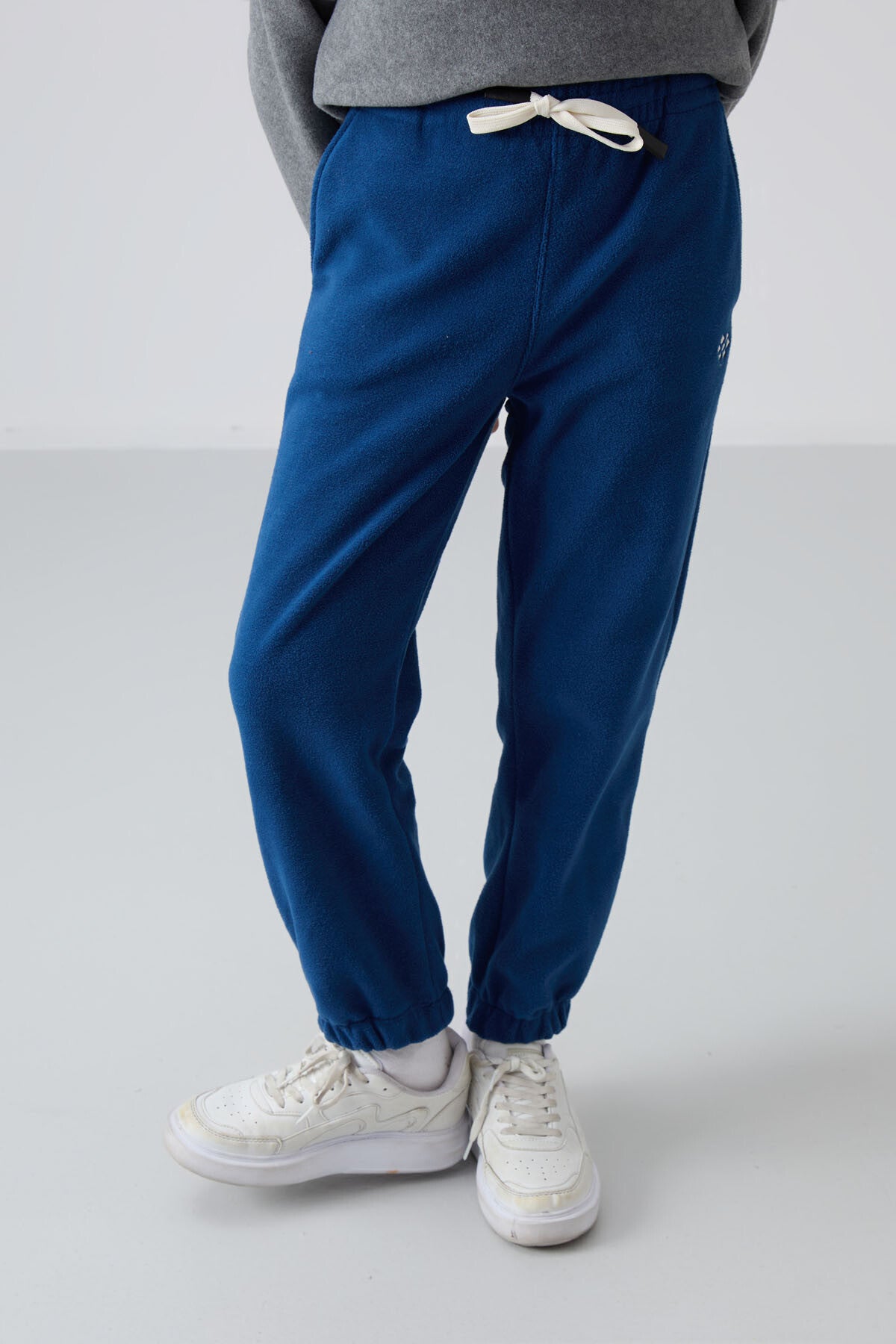 Image of Pantaloni de trening din fleece brodat, groși și texturați, croială standard, pentru băieți, Parliament - 11220