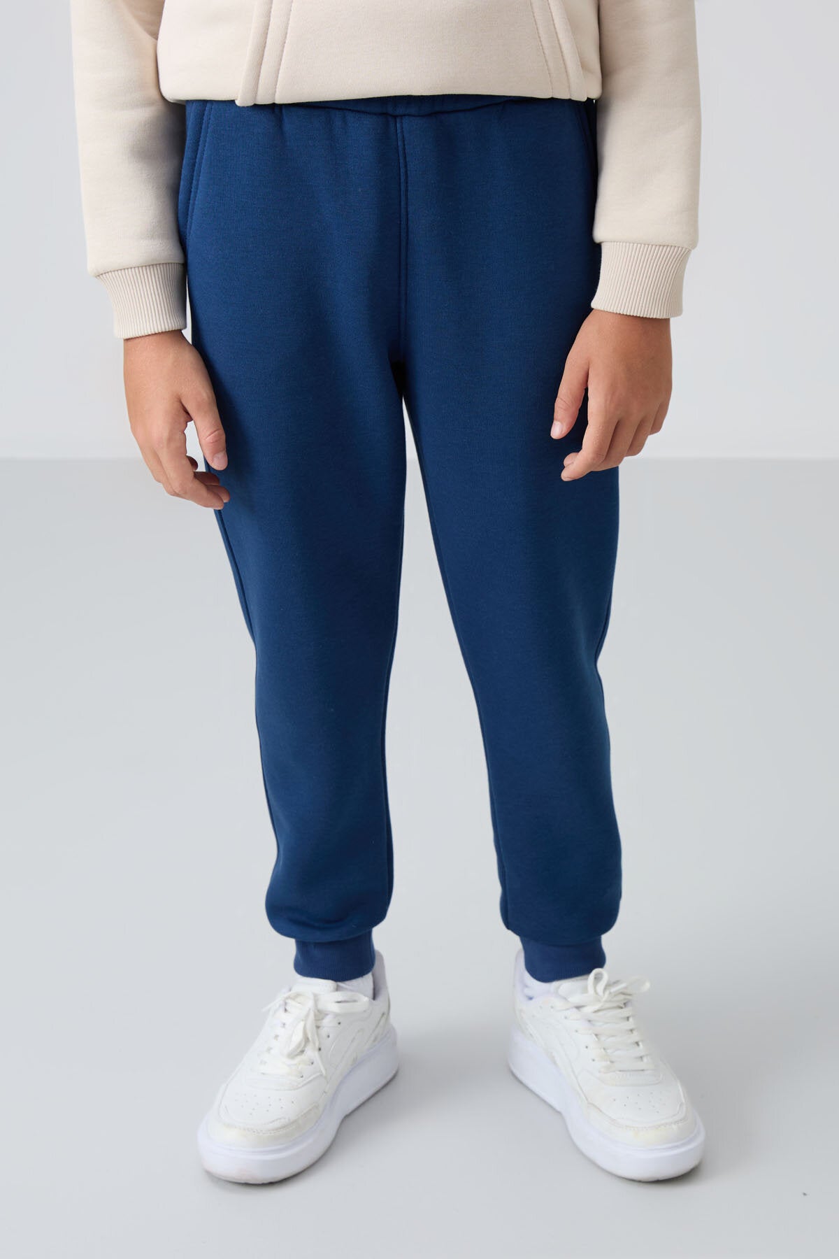Image of Parliament Cotton Thick Fleece Lined Standard Fit Embroidered Boys' Sweatpants - 11224