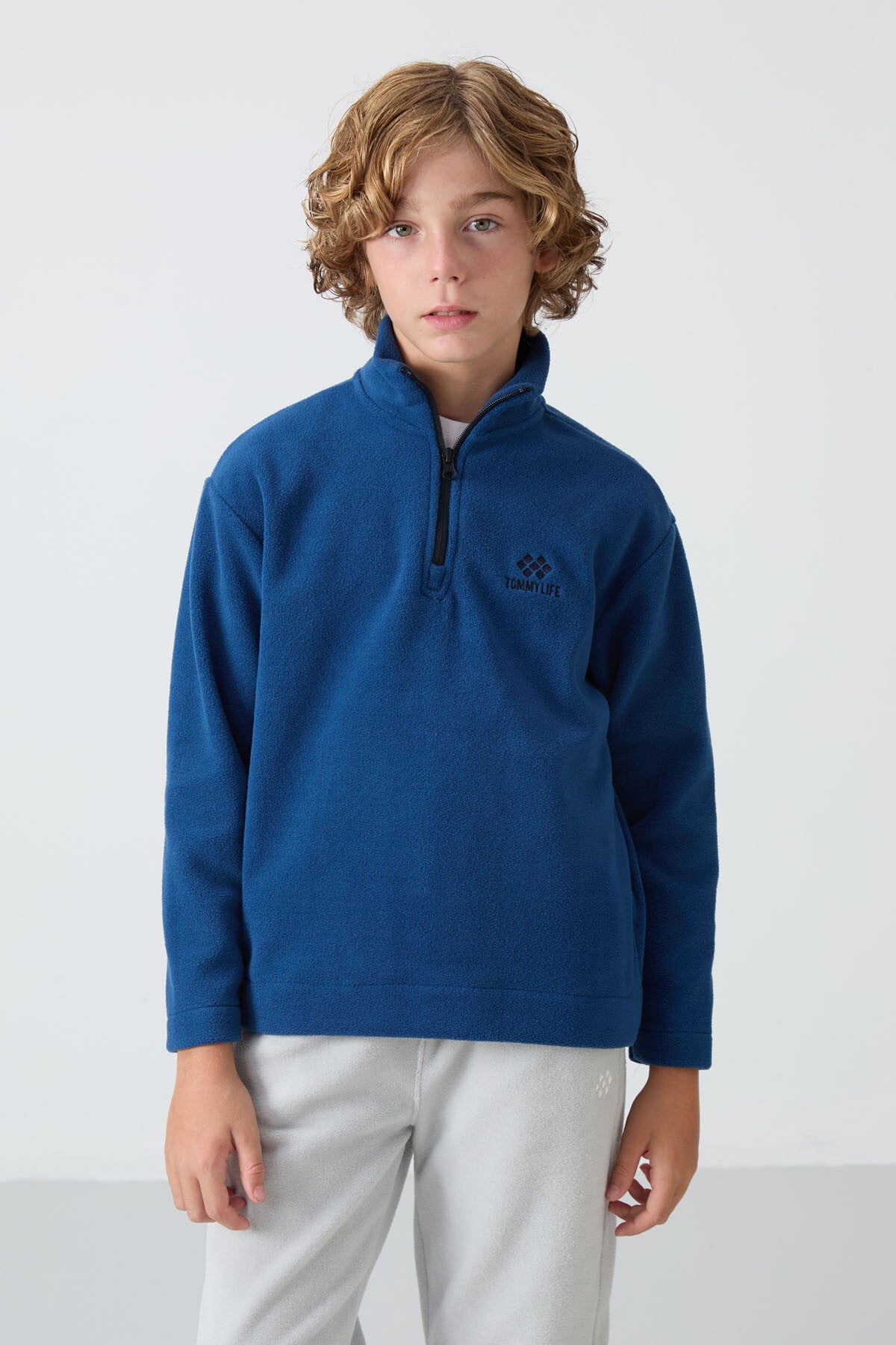 Image of Parlament Kalın Yumuşak Dokulu Standart Fit Nakışlı Polar Erkek Çocuk Sweatshirt - 11221