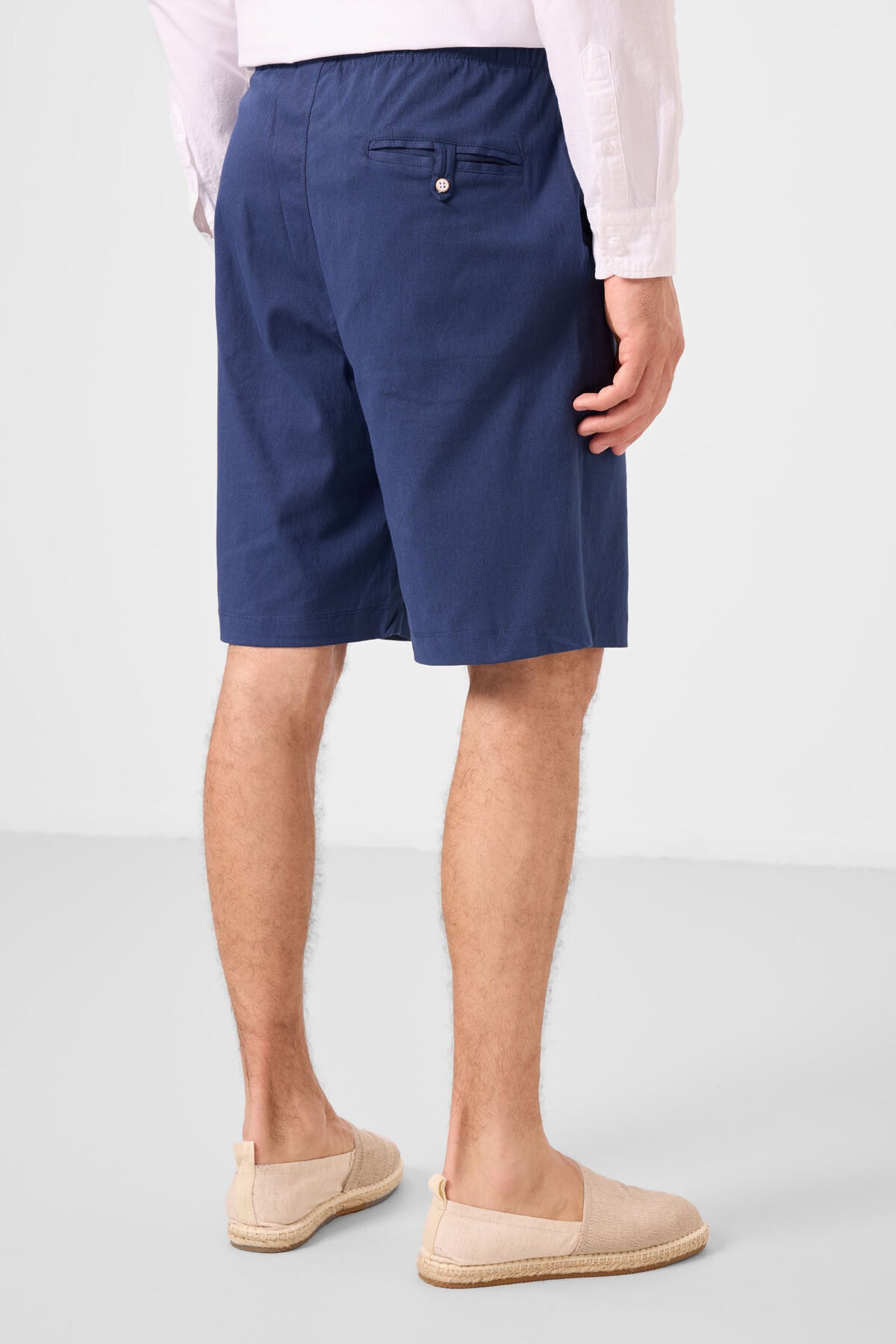 Image of Pantaloni scurți chino elastici ușori, țesuți, din material standard Parliament pentru bărbați - 81291