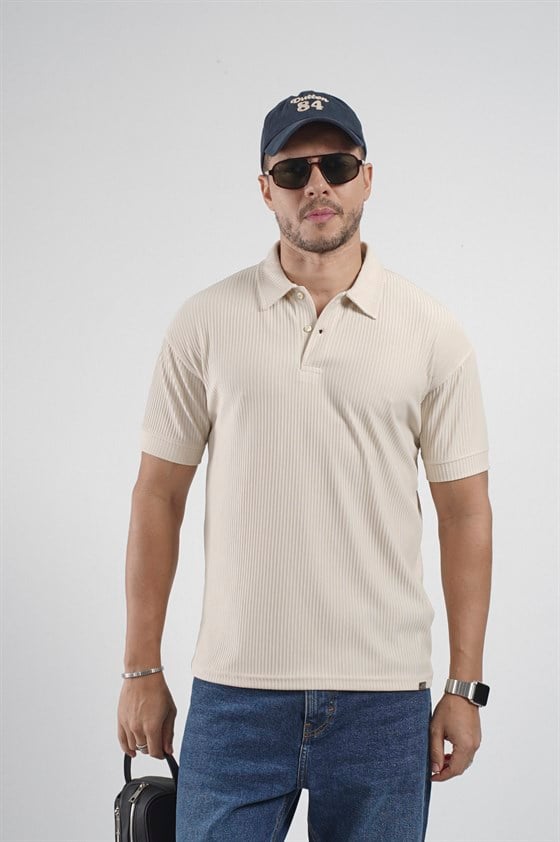 Image of Tricou bărbătesc simplu cu design în dungi și croială regulată (guler polo)