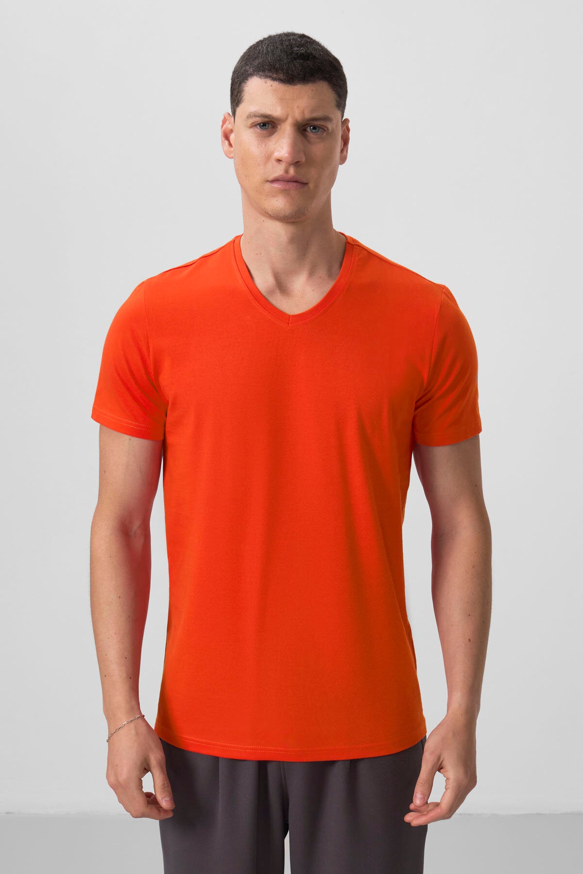 Image of Portakal Basic Kısa Kol Standart Kalıp V Yaka Erkek T-Shirt - 87912