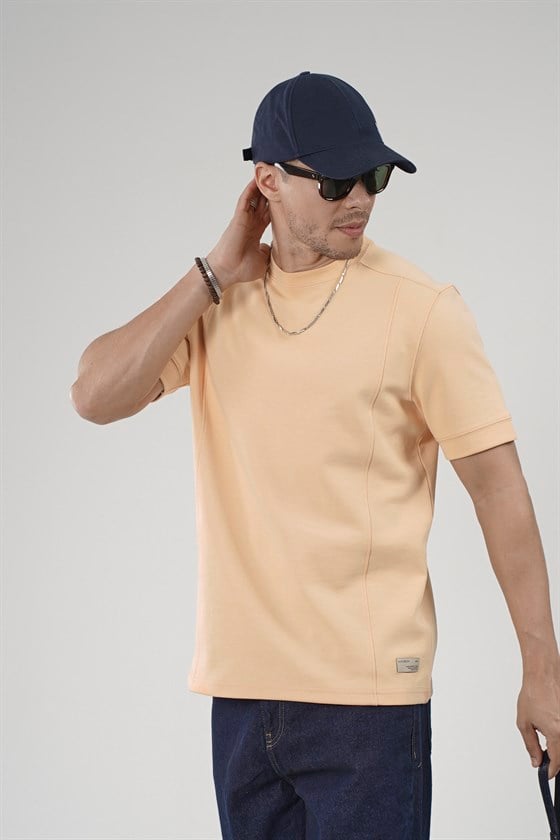 Image of Tricou simplu, croială regulată, cu mâneci sculptate