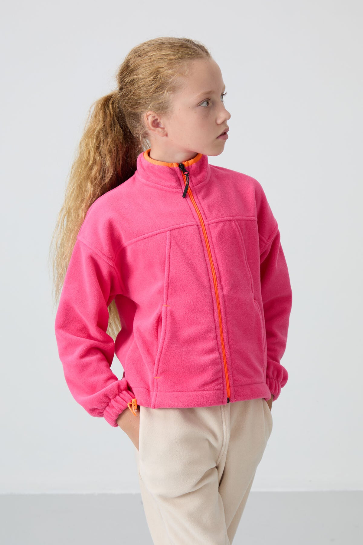 Image of Şeker Pembe Kalın Yumuşak Dokulu Standart Fit Nakışlı Polar Kız Çocuk Sweatshirt - 75157