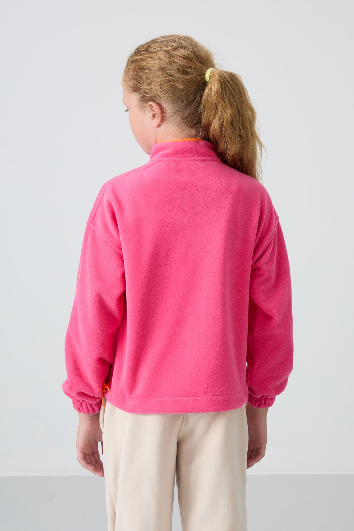 Image of Şeker Pembe Kalın Yumuşak Dokulu Standart Fit Nakışlı Polar Kız Çocuk Sweatshirt - 75157