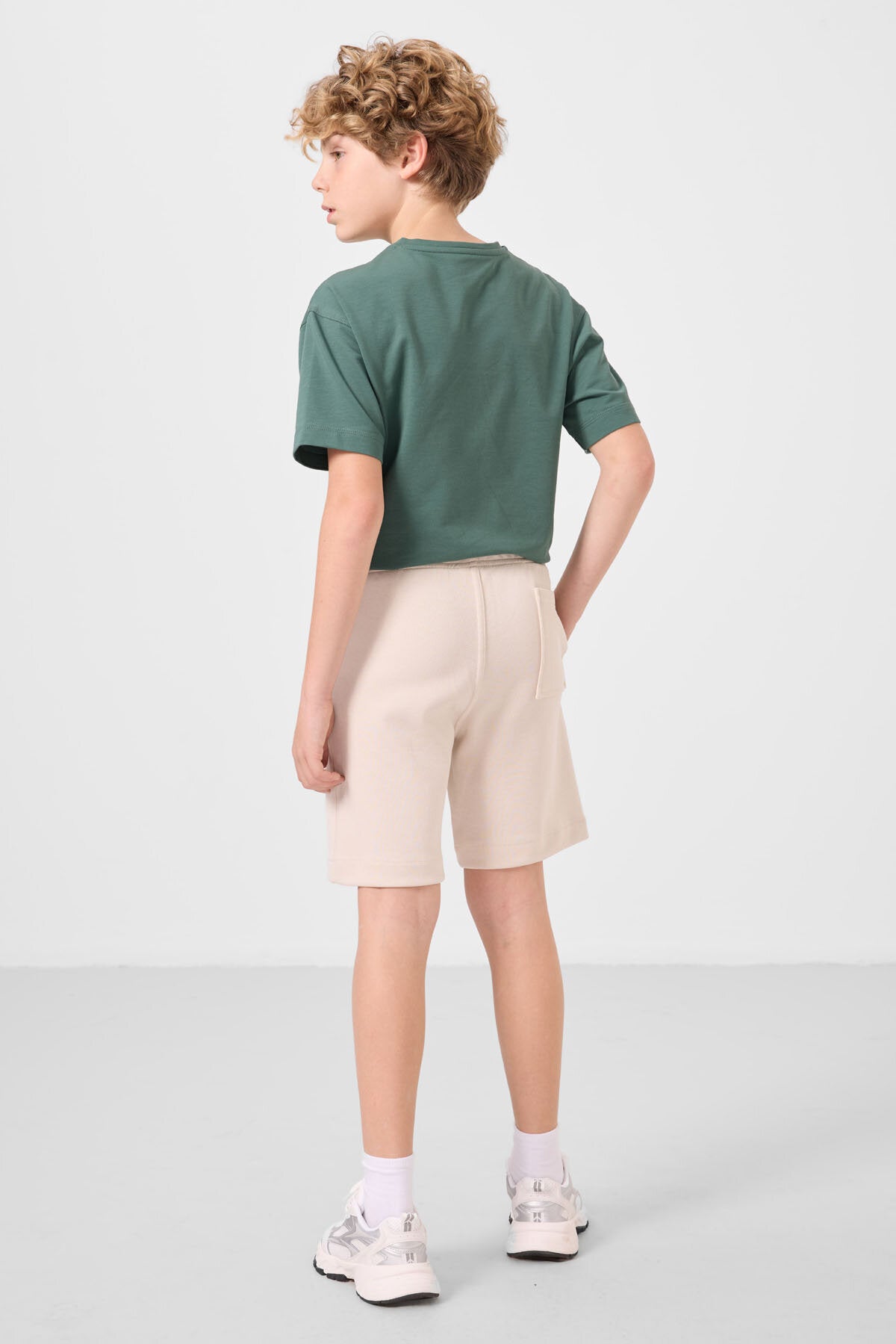 Image of Pantaloni scurți standard fit pentru băieți, set de 3, negru-verde-bej, 11293