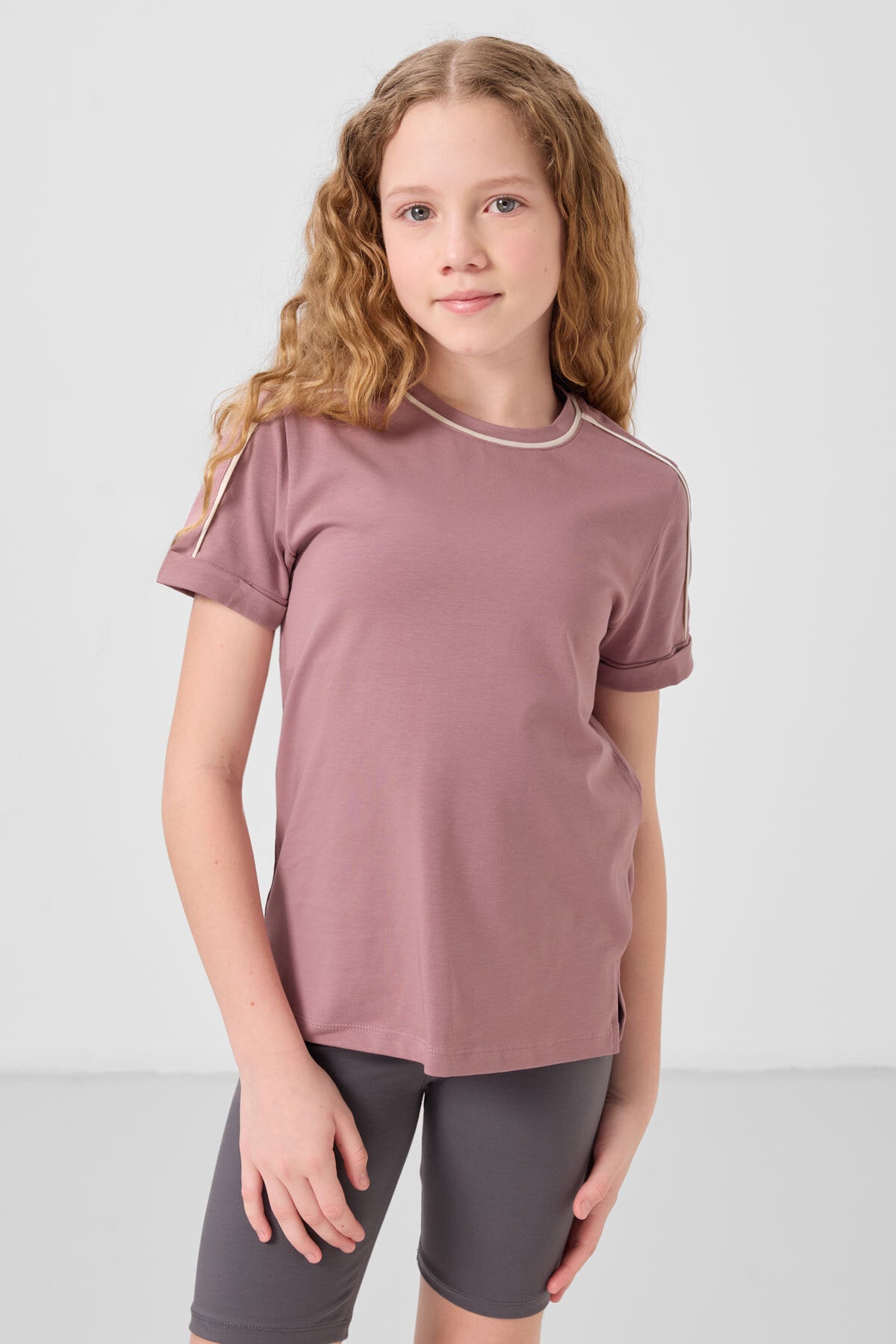 Image of Standart Fit O Yaka 3'lü Paket Siyah-Haki-Gül Kurusu Kız Çocuk T-Shirt - 75177