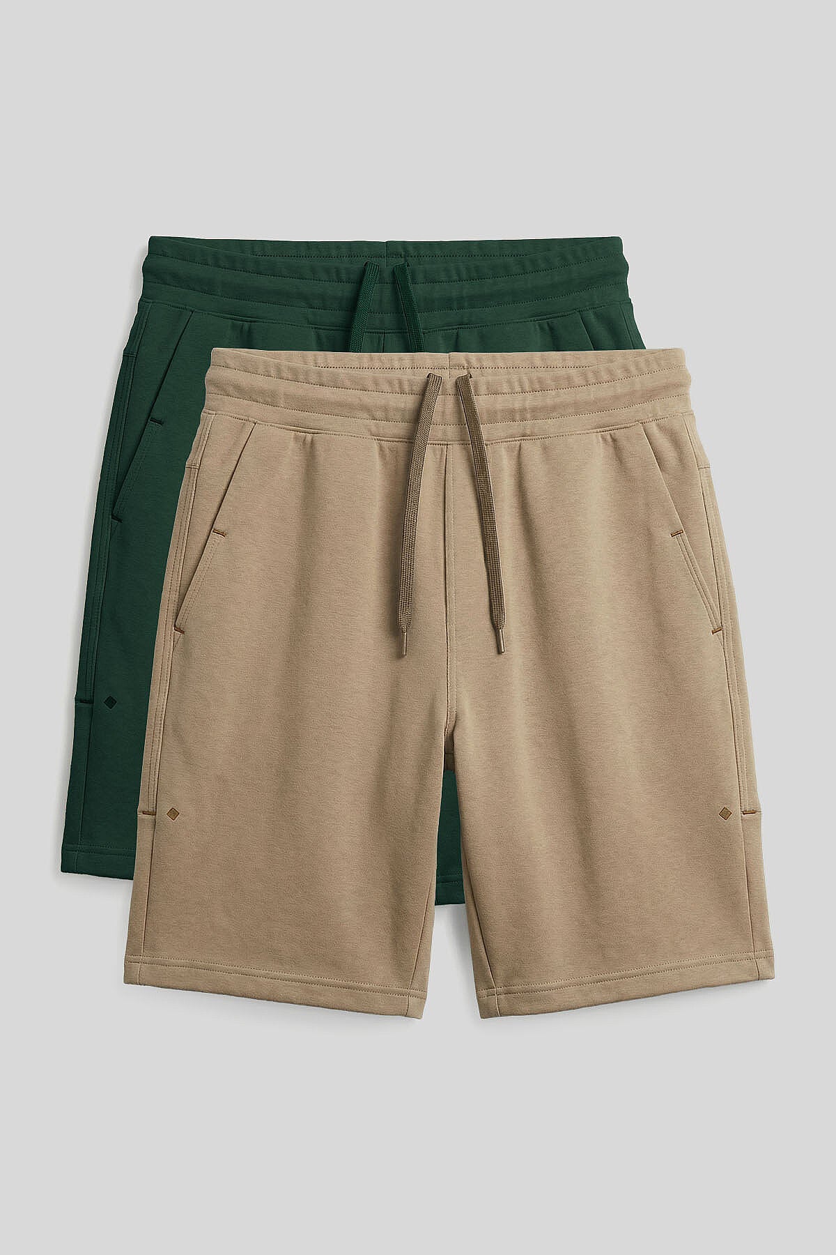 Image of Pantaloni scurți confortabili pentru bărbați, bej închis și verde pin, set de 2 bucăți - 81297