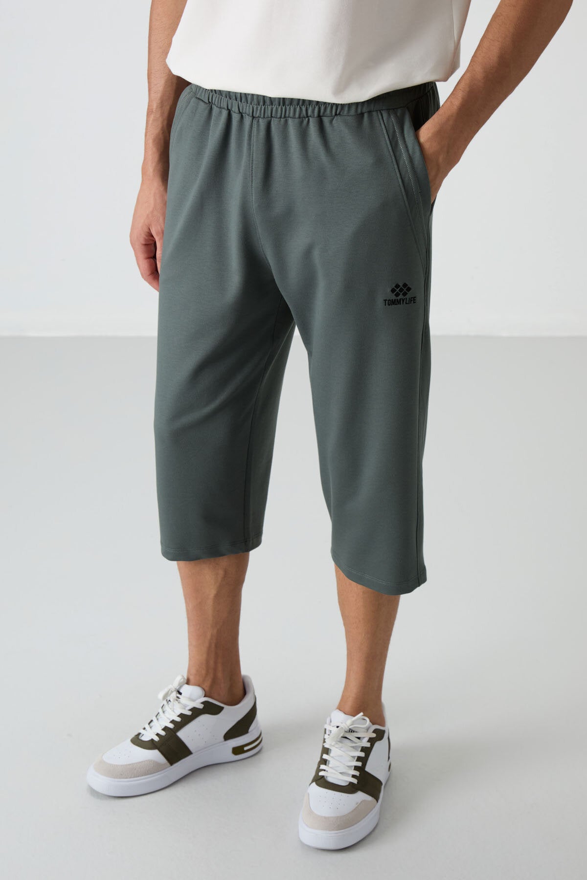 Image of Pantaloni Capri pentru bărbați, croială standard, set de 3, negru-kaki-gri melanj - 83102